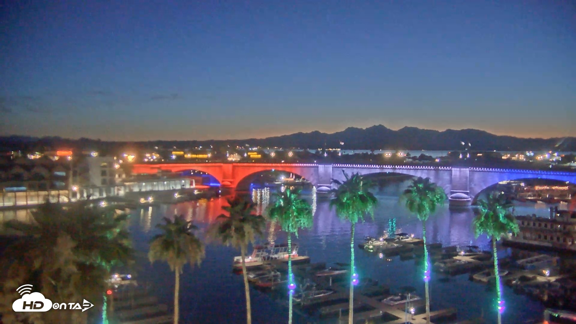 Snapshot of Lake Havasu London Bridge Live Webcam taken Jun 1, 2026, 8:32pm MST