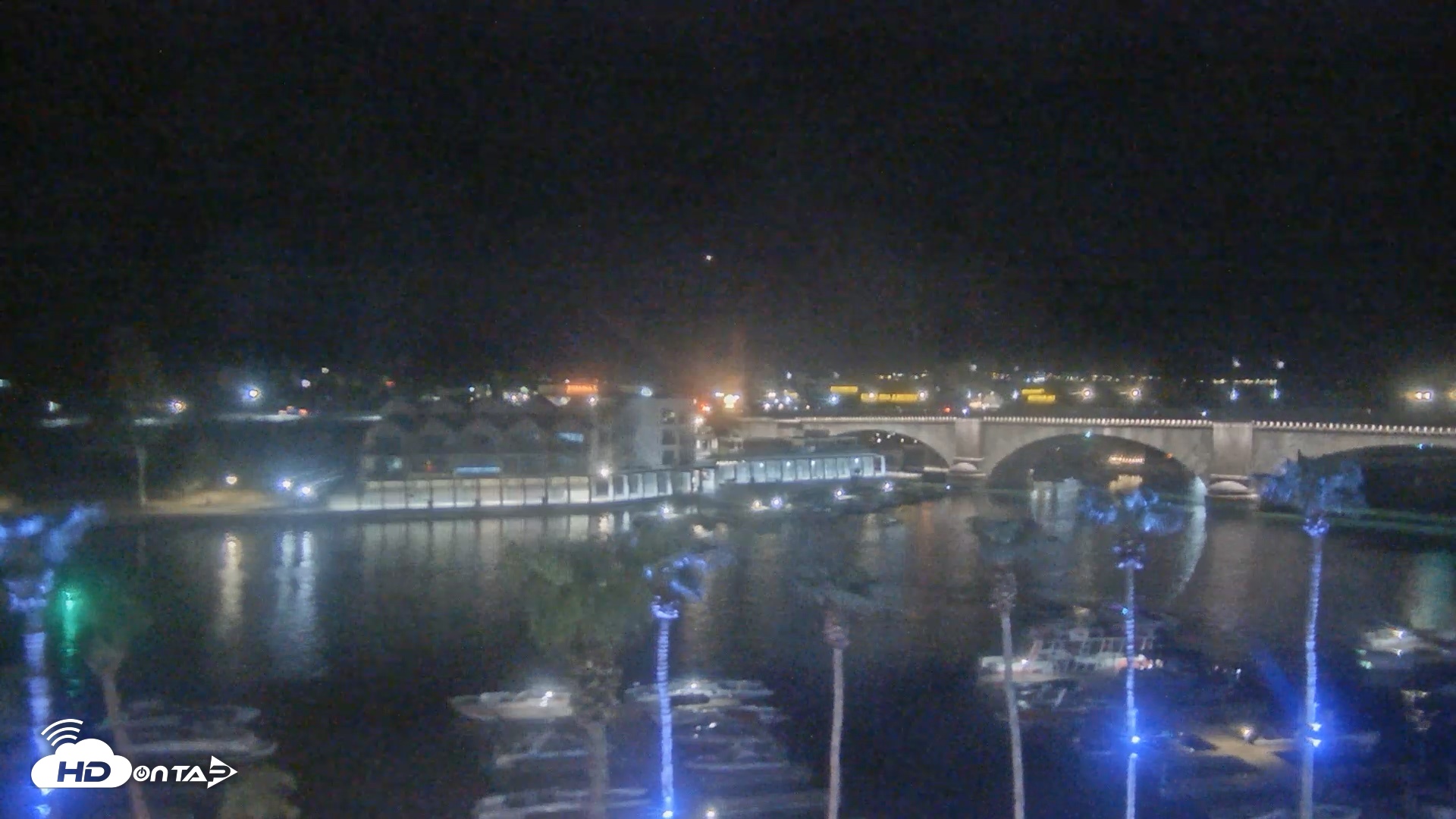 Snapshot of Lake Havasu London Bridge Live Webcam taken Aug 1, 2026, 9:17pm MST