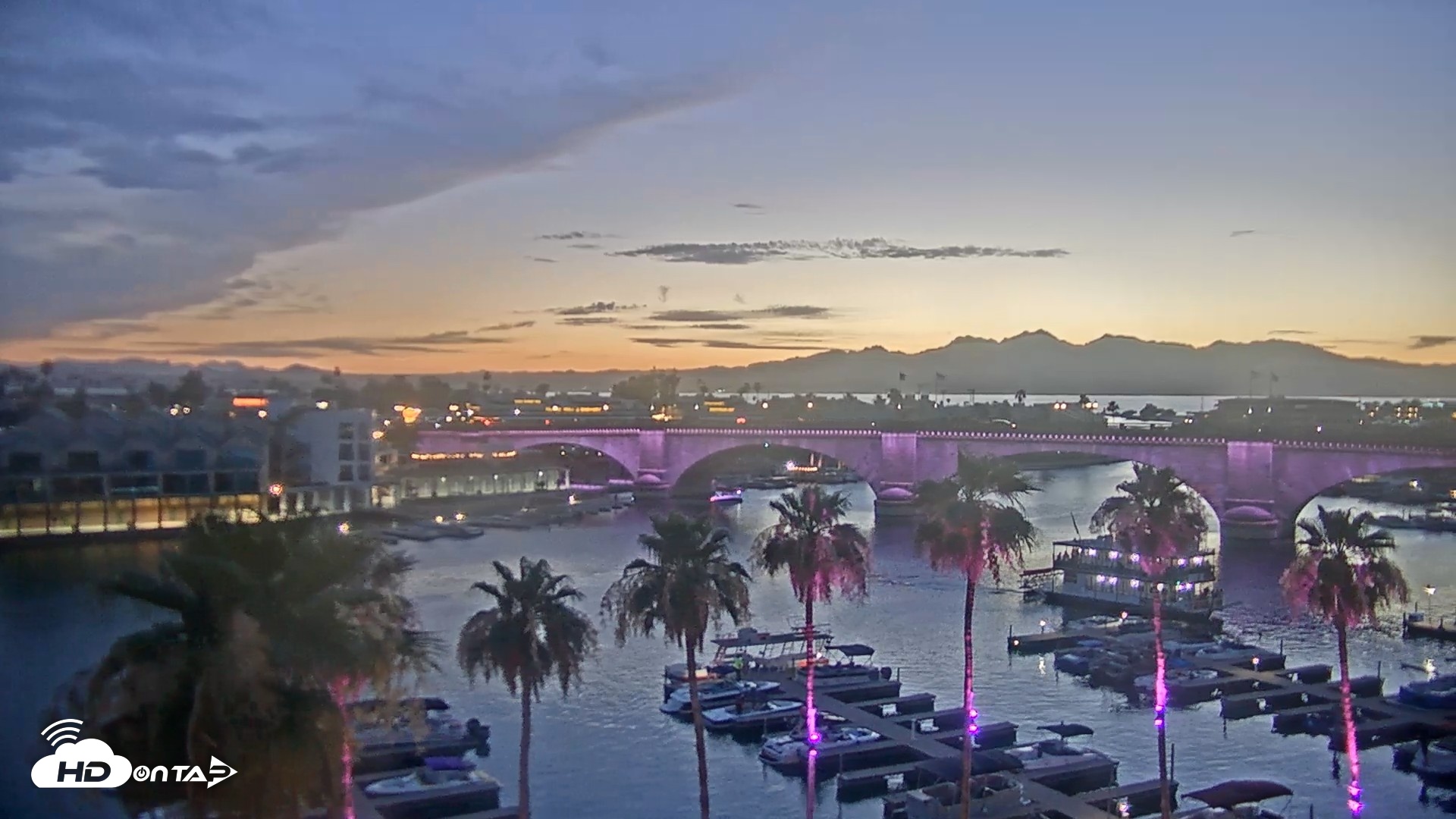 Snapshot of Lake Havasu London Bridge Live Webcam taken Jun 6, 2026, 8:11pm MST