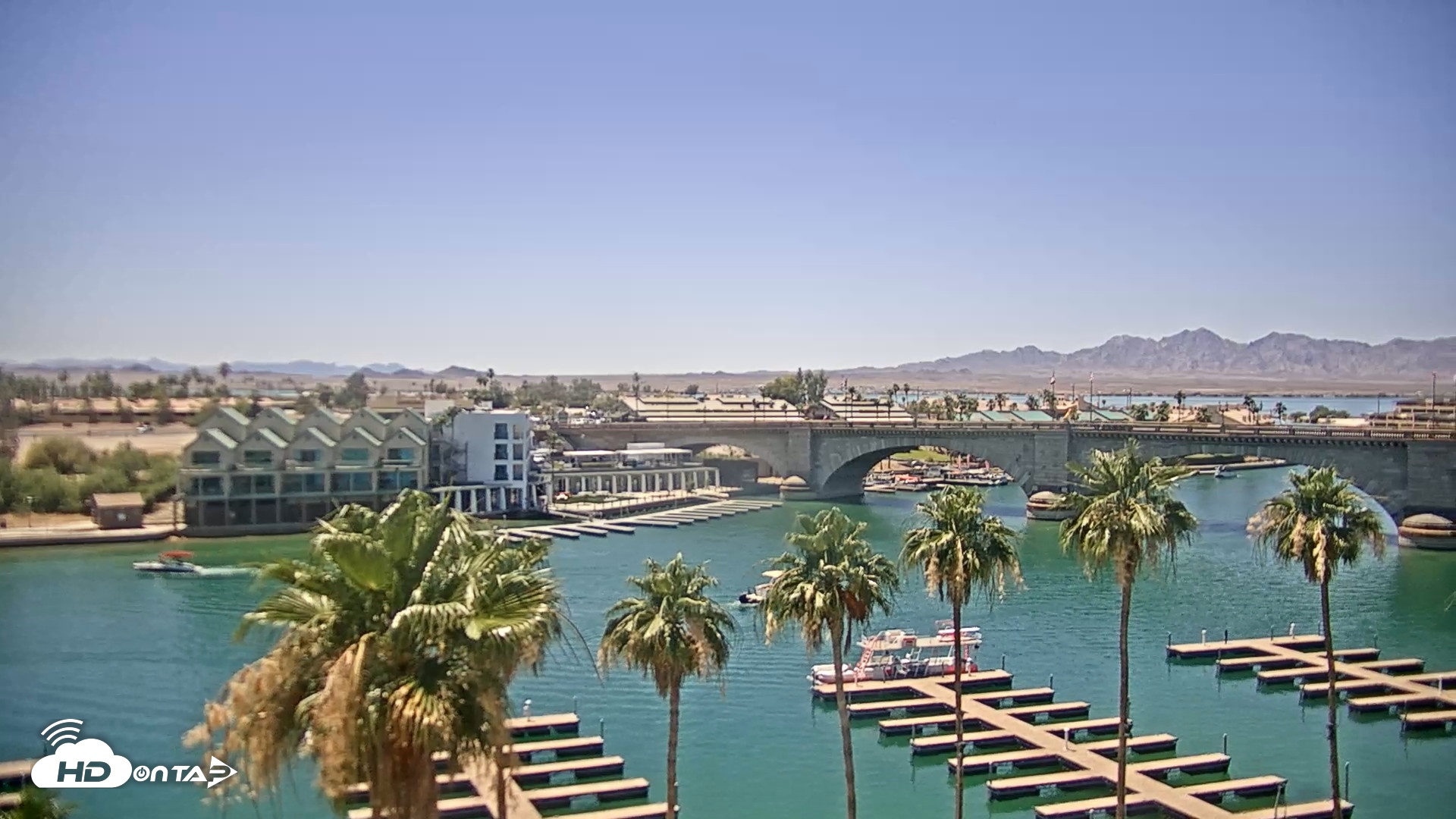 Snapshot of Lake Havasu London Bridge Live Webcam taken May 20, 2026, 1:50pm MST