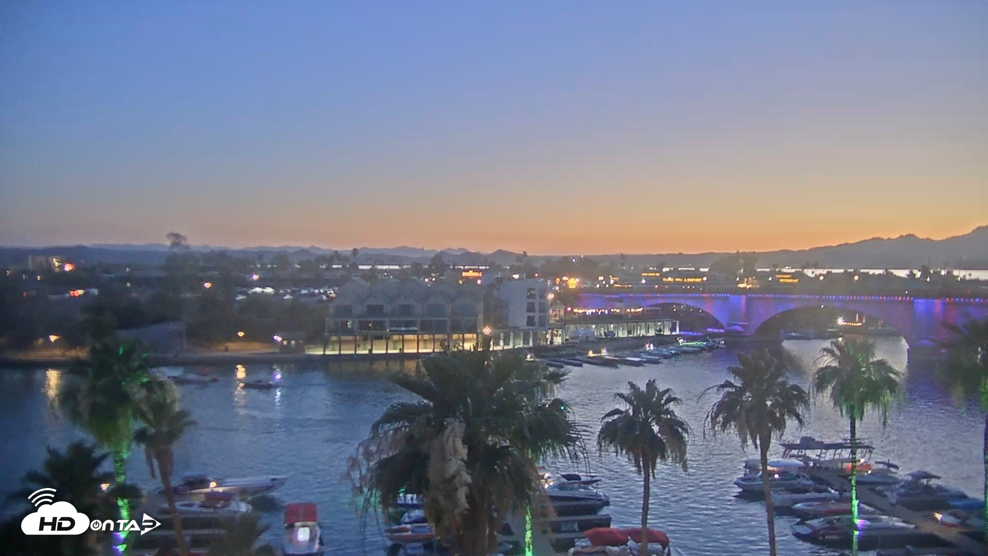 Snapshot of Lake Havasu London Bridge Live Webcam taken May 22, 2026, 8:02pm MST