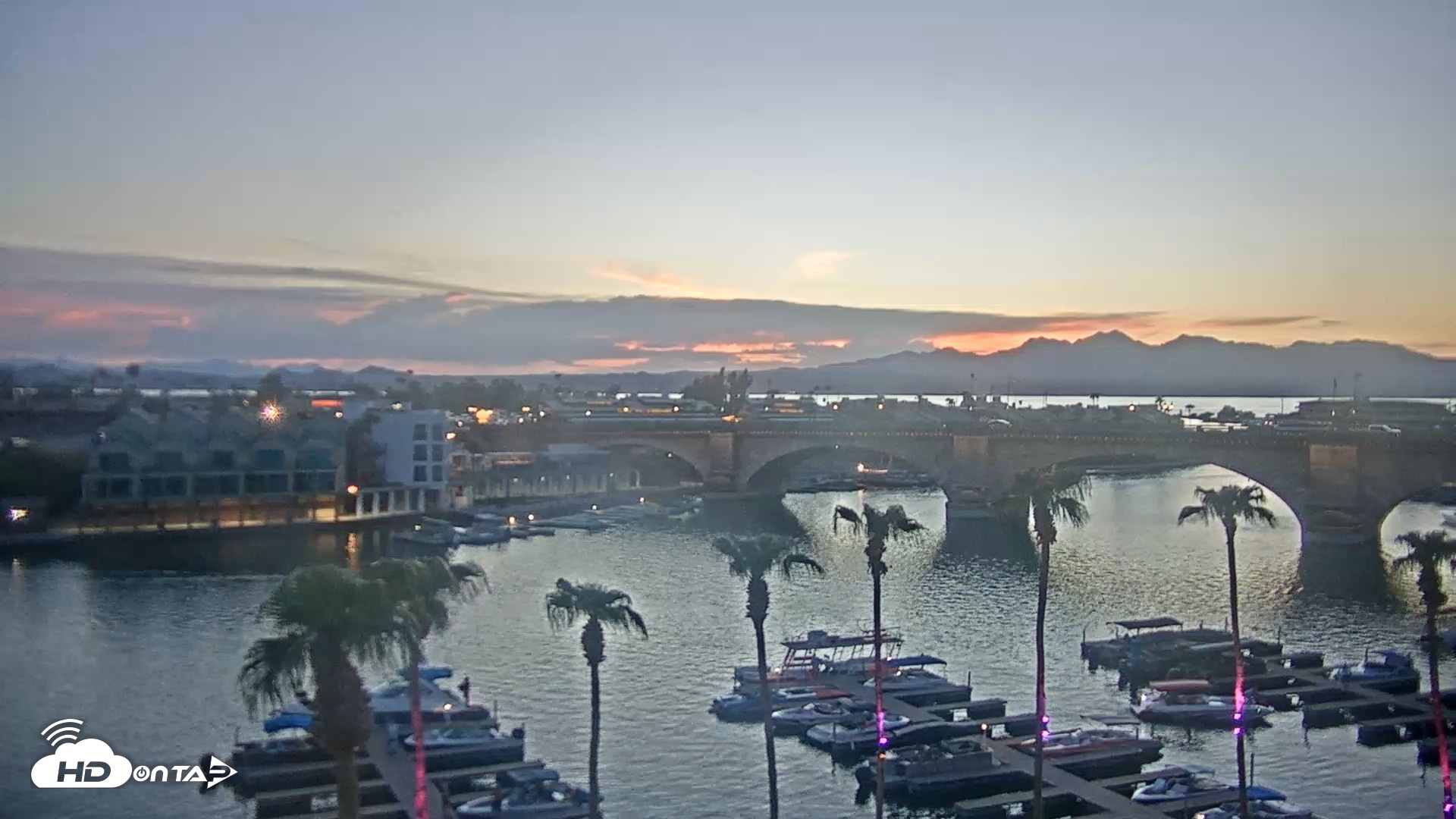 Snapshot of Lake Havasu London Bridge Live Webcam taken Aug 21, 2026, 7:31pm MST