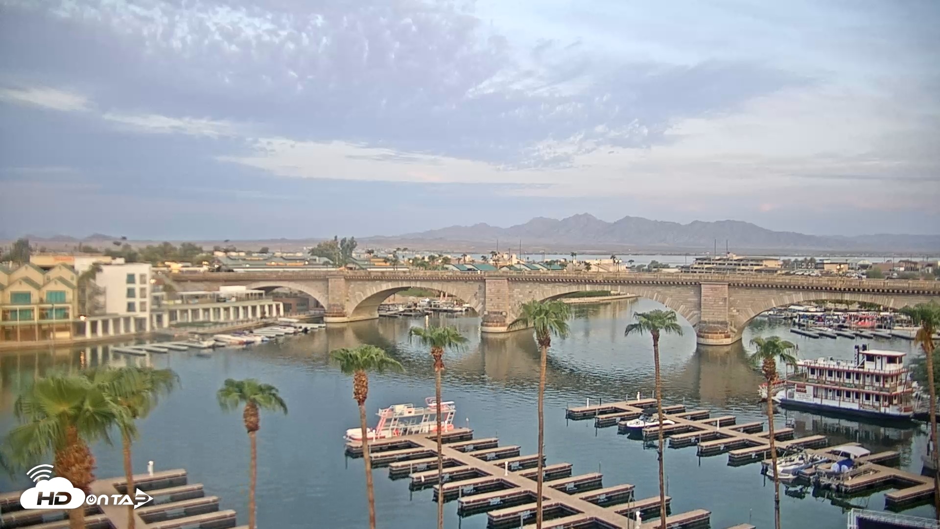 Snapshot of Lake Havasu London Bridge Live Webcam taken Aug 28, 2026, 6:09am MST