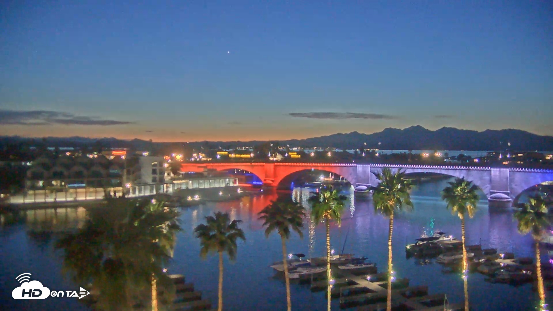 Snapshot of Lake Havasu London Bridge Live Webcam taken Mar 29, 2026, 7:32pm MST