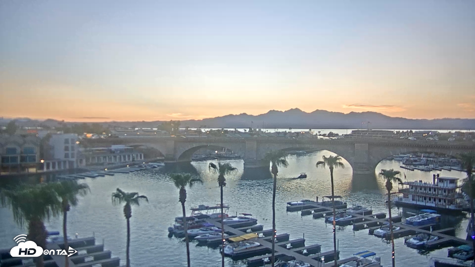 Snapshot of Lake Havasu London Bridge Live Webcam taken Aug 7, 2026, 7:39pm MST