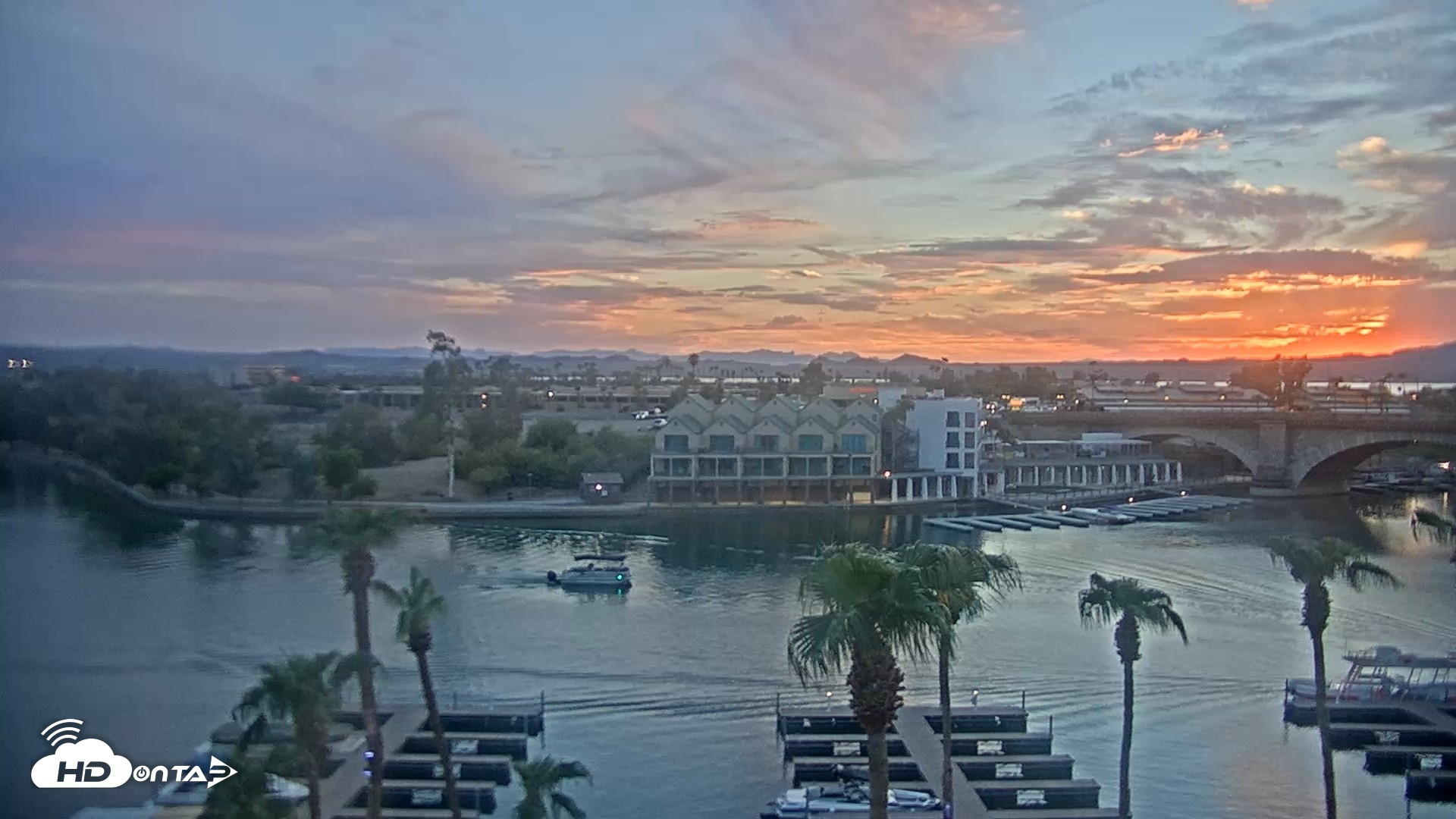 Snapshot of Lake Havasu London Bridge Live Webcam taken Aug 26, 2026, 7:15pm MST