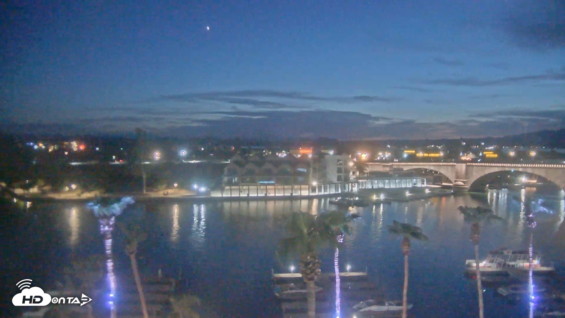 Snapshot of Lake Havasu London Bridge Live Webcam taken Aug 20, 2026, 8:01pm MST