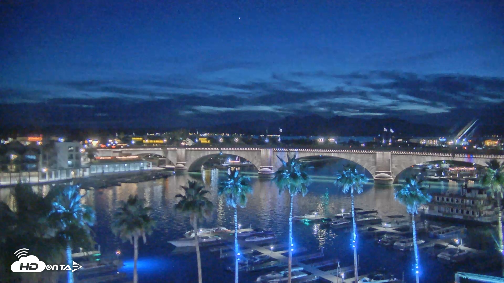 Snapshot of Lake Havasu London Bridge Live Webcam taken May 16, 2025, 8:23pm MST
