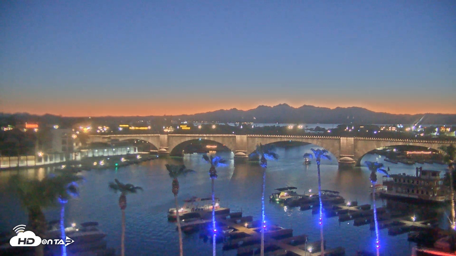 Snapshot of Lake Havasu London Bridge Live Webcam taken Aug 3, 2026, 8:16pm MST