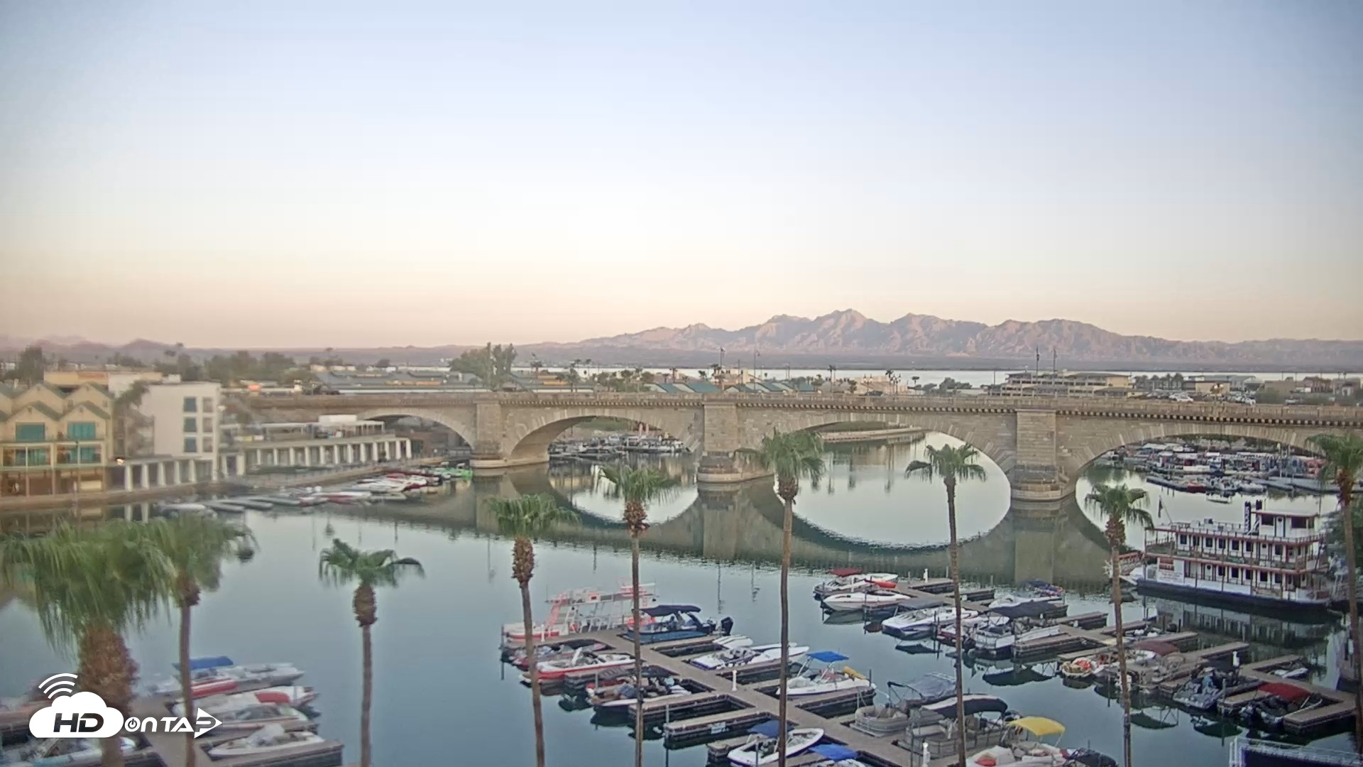 Snapshot of Lake Havasu London Bridge Live Webcam taken Aug 2, 2026, 6:06am MST