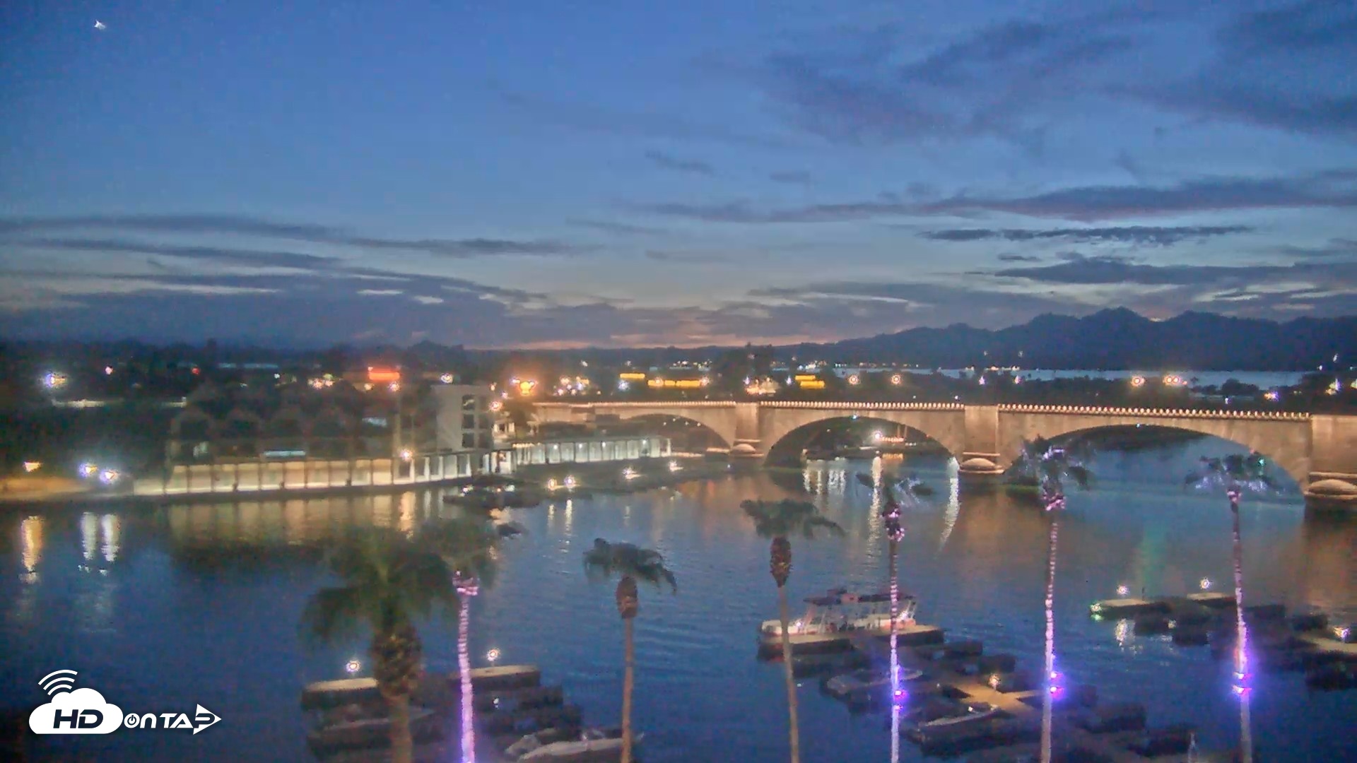 Snapshot of Lake Havasu London Bridge Live Webcam taken Aug 20, 2026, 7:55pm MST