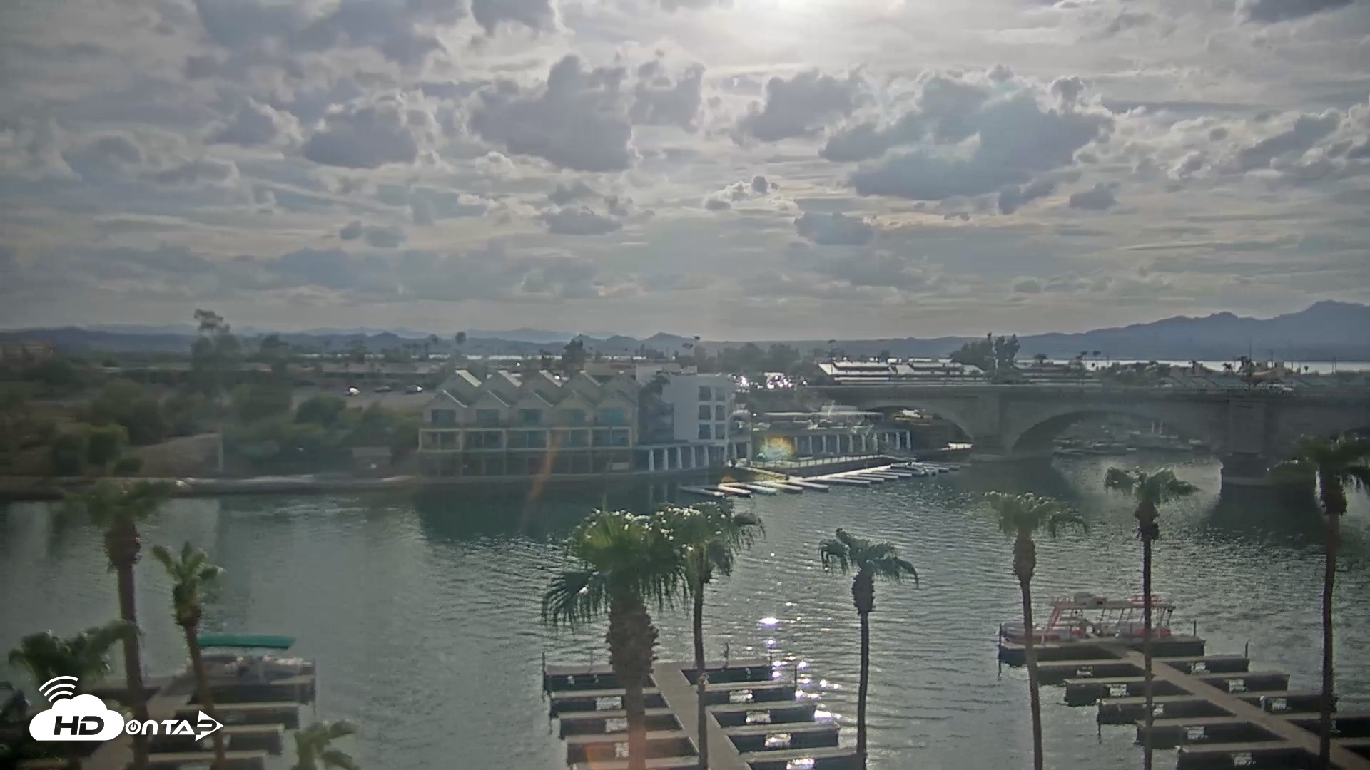 Snapshot of Lake Havasu London Bridge Live Webcam taken Aug 13, 2026, 5:20pm MST