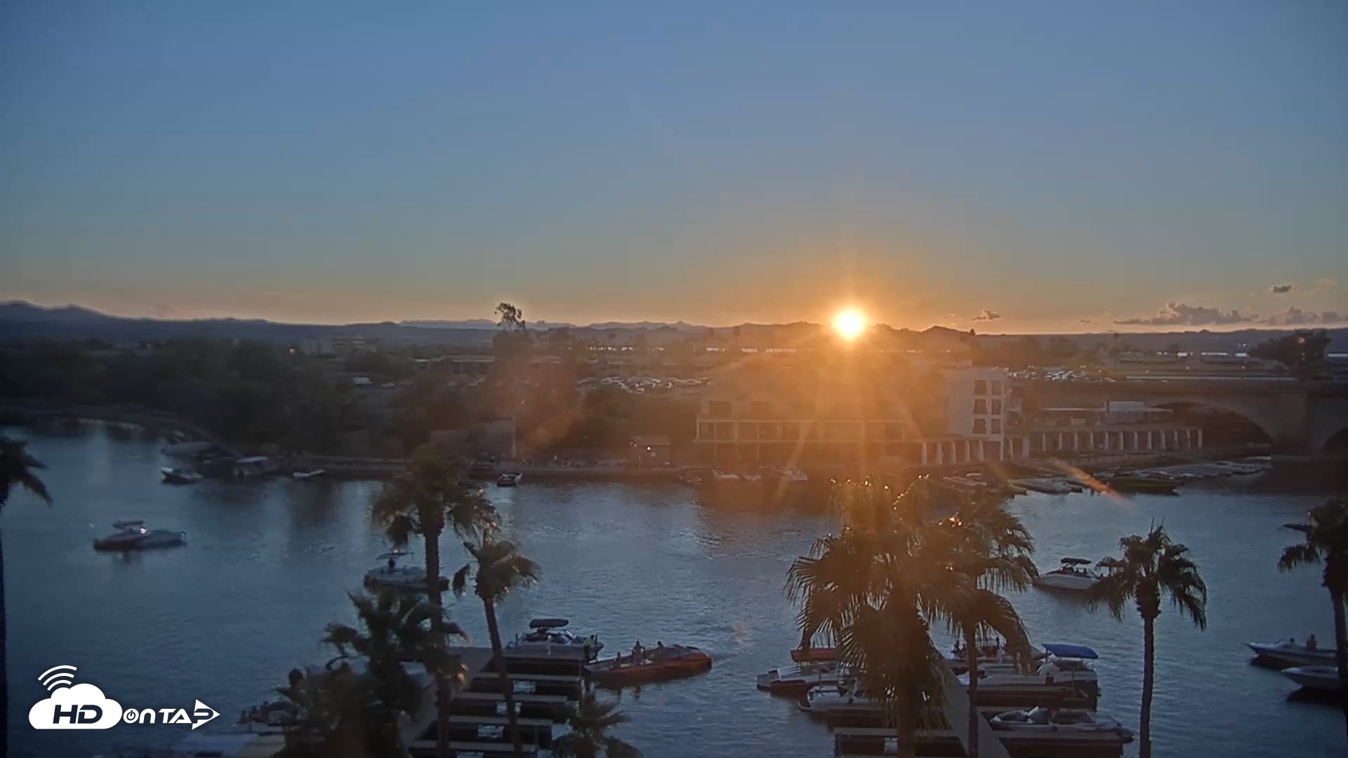 Snapshot of Lake Havasu London Bridge Live Webcam taken Oct 11, 2025, 6:00pm MST