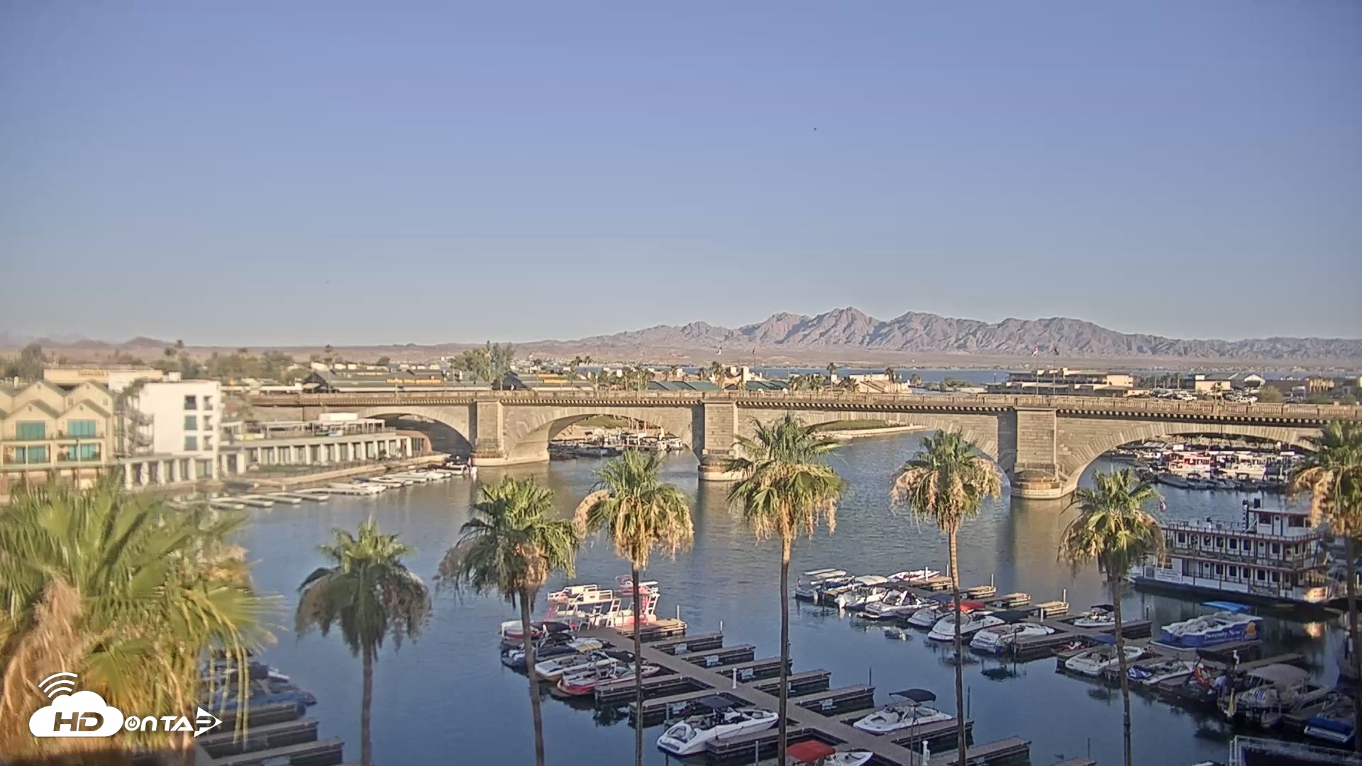 Snapshot of Lake Havasu London Bridge Live Webcam taken May 31, 2026, 6:41am MST