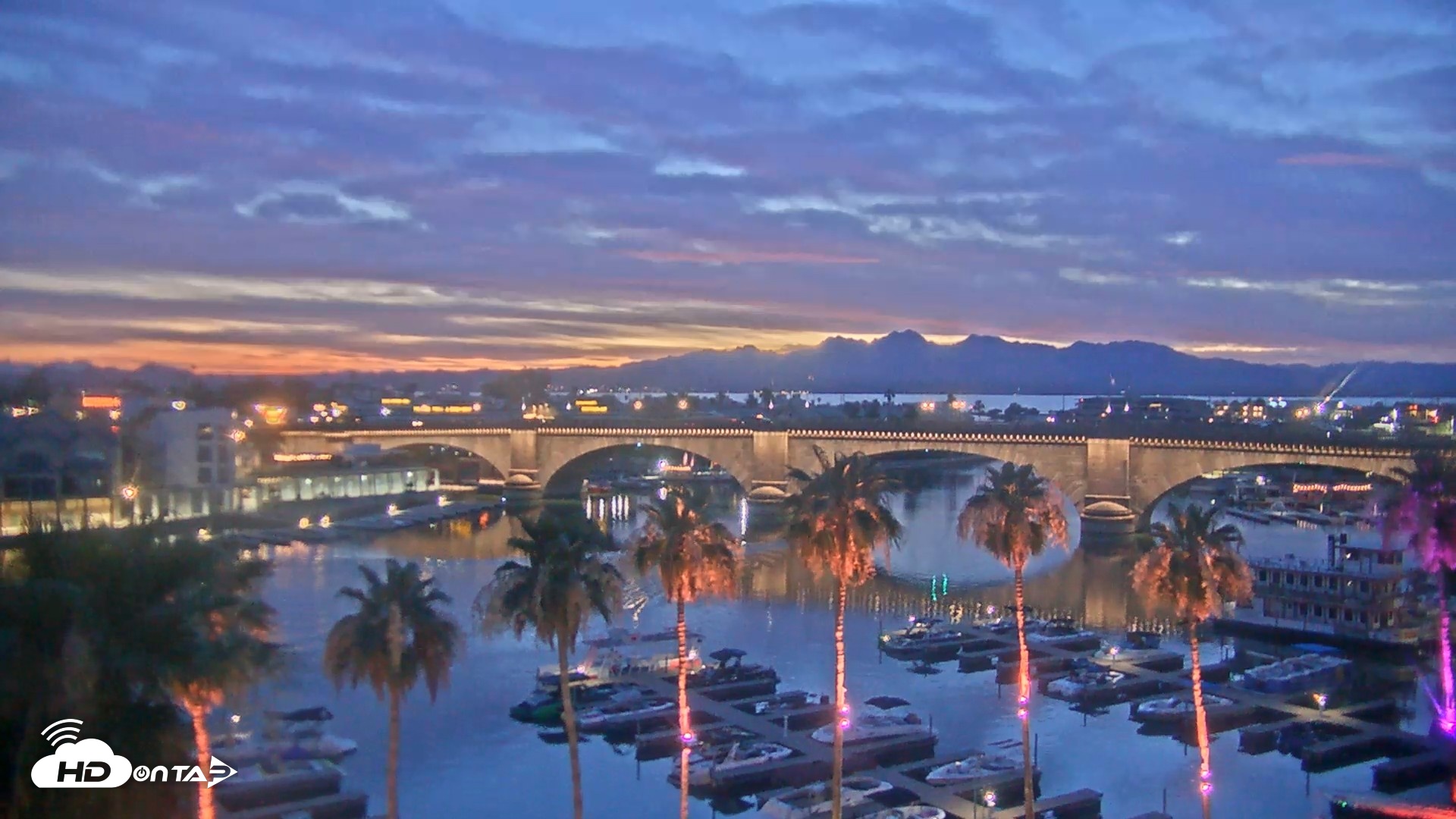 Snapshot of Lake Havasu London Bridge Live Webcam taken Jun 8, 2026, 8:15pm MST
