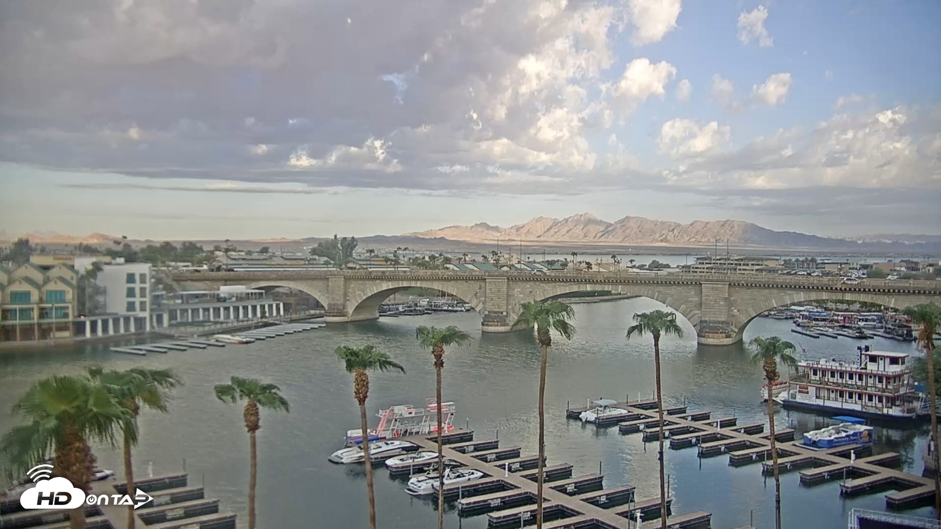 Snapshot of Lake Havasu London Bridge Live Webcam taken Aug 31, 2026, 7:09am MST