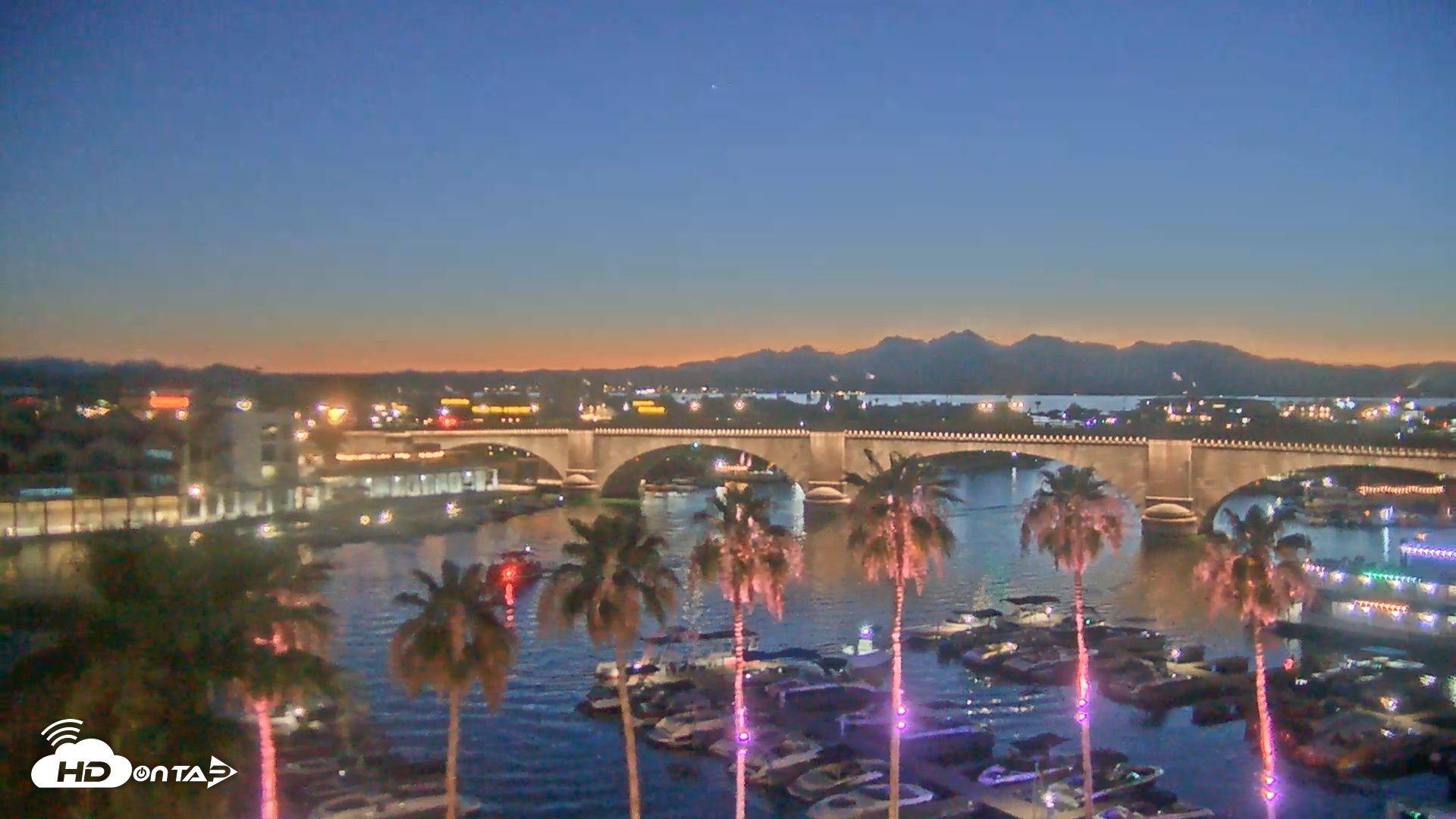 Snapshot of Lake Havasu London Bridge Live Webcam taken Jun 19, 2026, 8:35pm MST