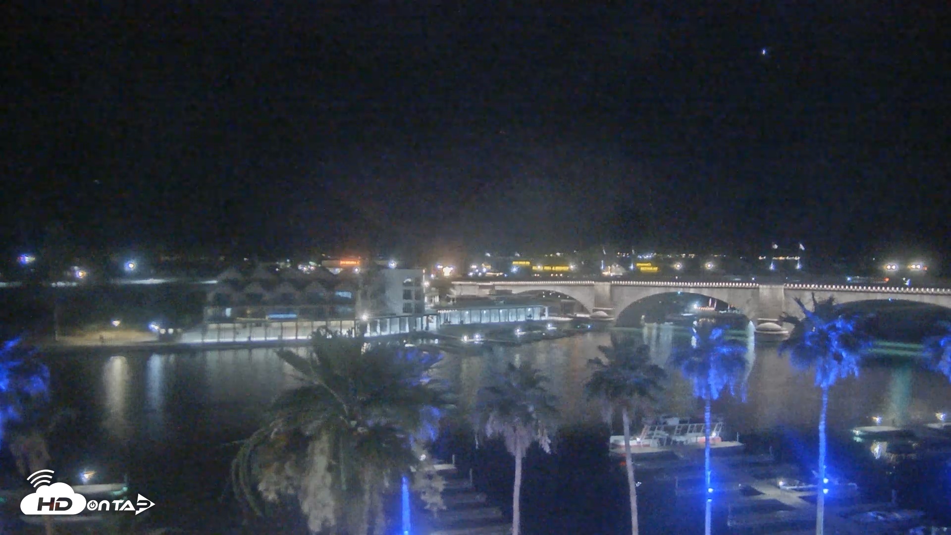 Snapshot of Lake Havasu London Bridge Live Webcam taken May 13, 2026, 8:46pm MST