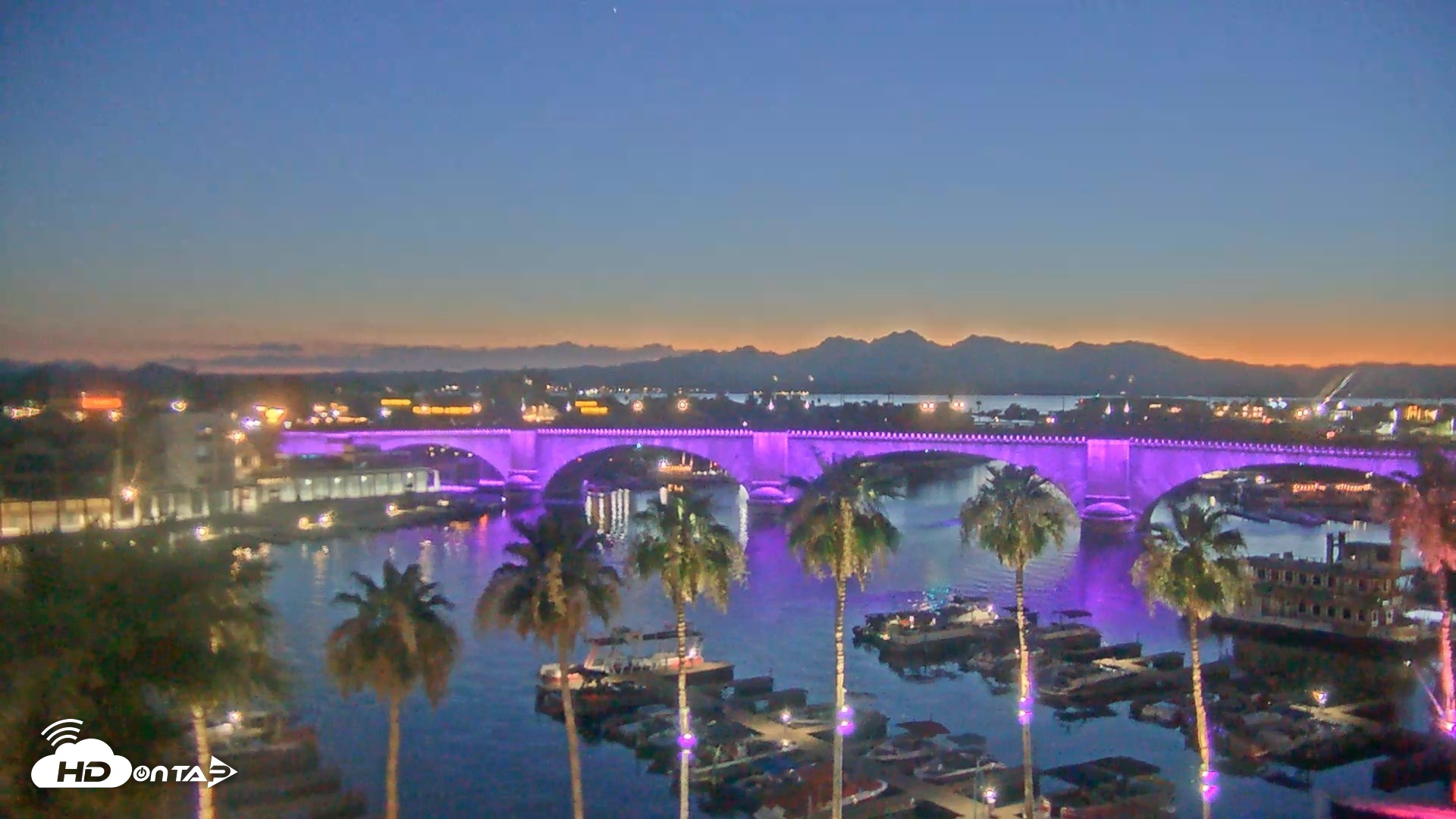 Snapshot of Lake Havasu London Bridge Live Webcam taken Jun 15, 2026, 8:31pm MST