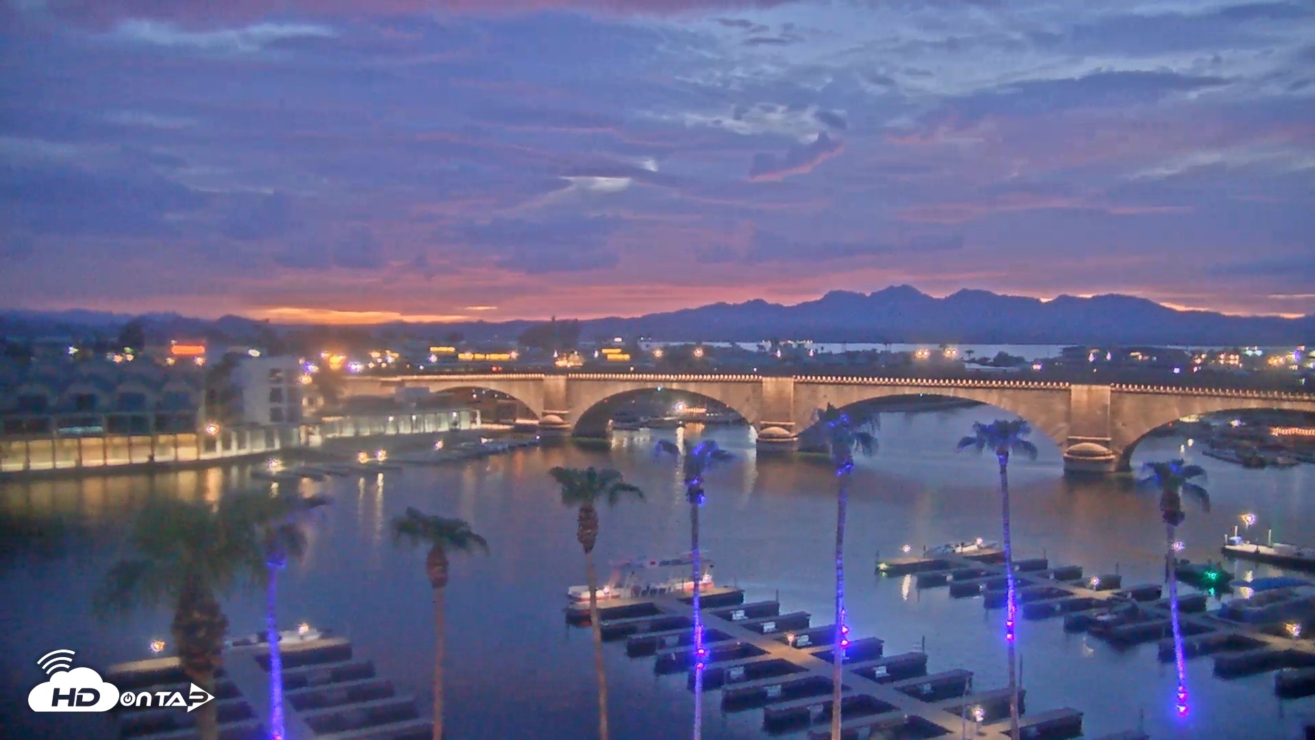 Snapshot of Lake Havasu London Bridge Live Webcam taken Aug 13, 2026, 7:52pm MST