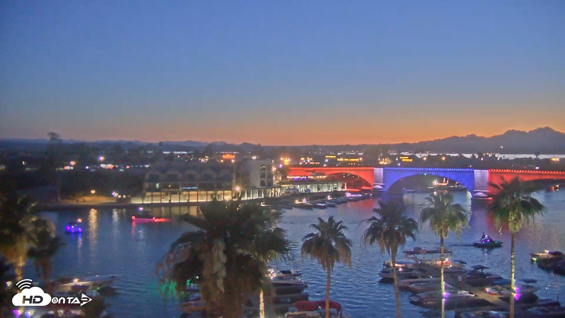 Snapshot of Lake Havasu London Bridge Live Webcam taken May 22, 2026, 8:11pm MST