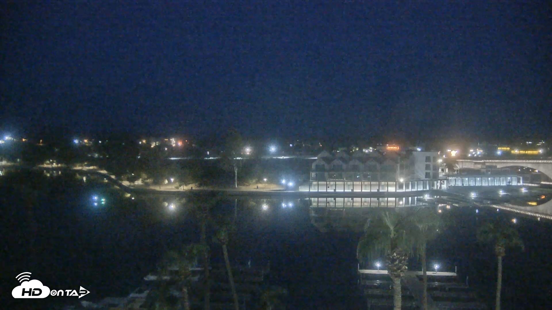 Snapshot of Lake Havasu London Bridge Live Webcam taken Aug 26, 2026, 5:23am MST