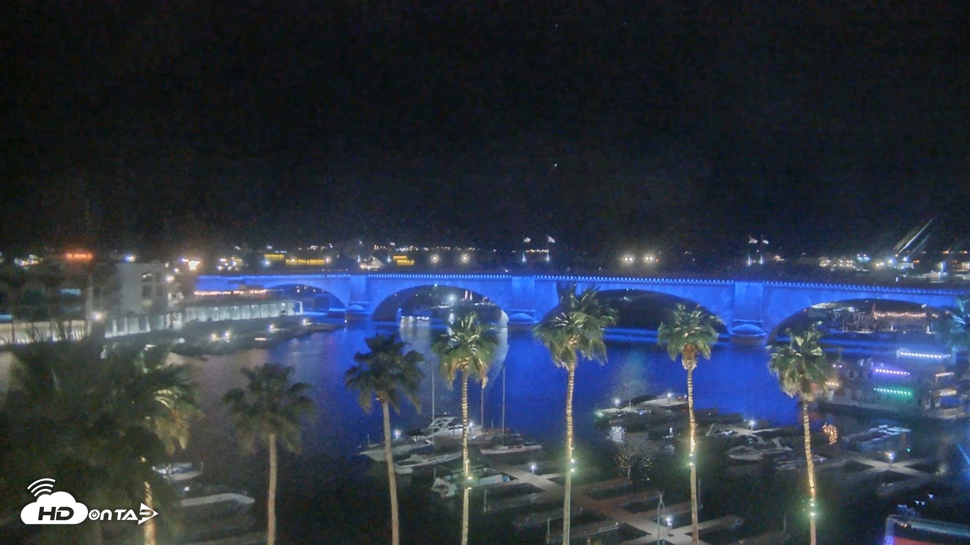 Snapshot of Lake Havasu London Bridge Live Webcam taken Apr 11, 2026, 1:09am MST