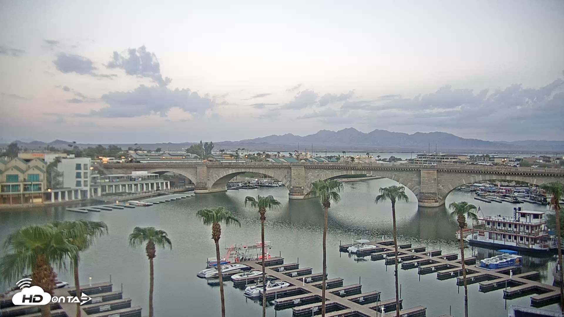 Snapshot of Lake Havasu London Bridge Live Webcam taken Aug 31, 2026, 6:13am MST