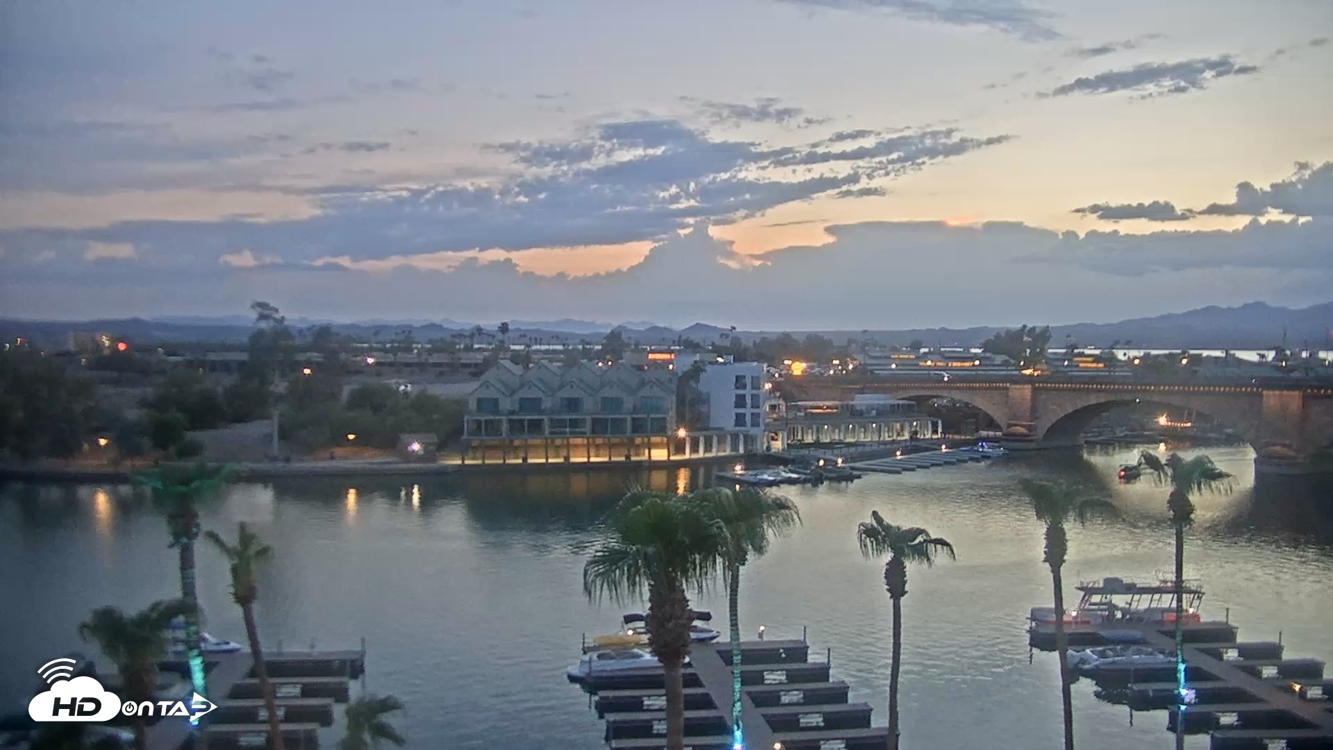 Snapshot of Lake Havasu London Bridge Live Webcam taken Aug 10, 2026, 7:44pm MST