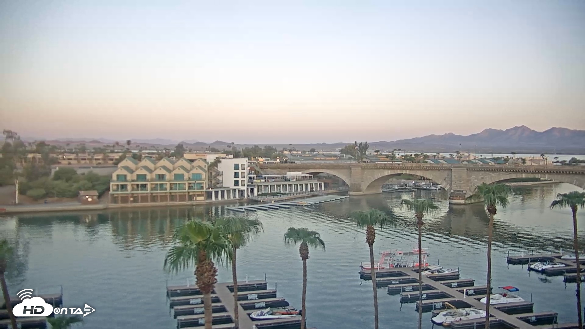 Snapshot of Lake Havasu London Bridge Live Webcam taken Aug 25, 2026, 6:14am MST