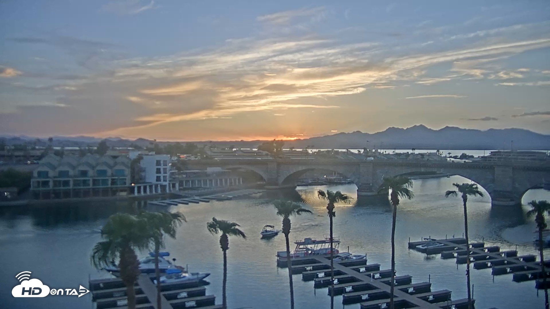 Snapshot of Lake Havasu London Bridge Live Webcam taken Aug 23, 2026, 7:11pm MST