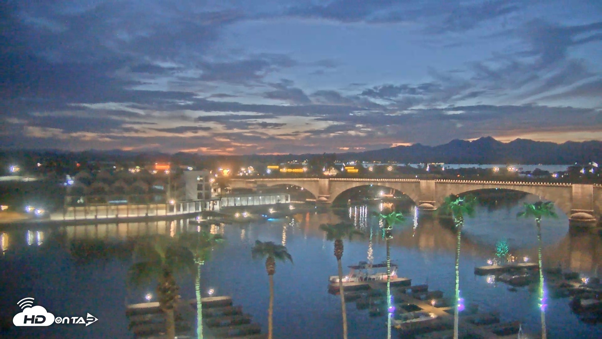 Snapshot of Lake Havasu London Bridge Live Webcam taken Aug 26, 2026, 7:47pm MST
