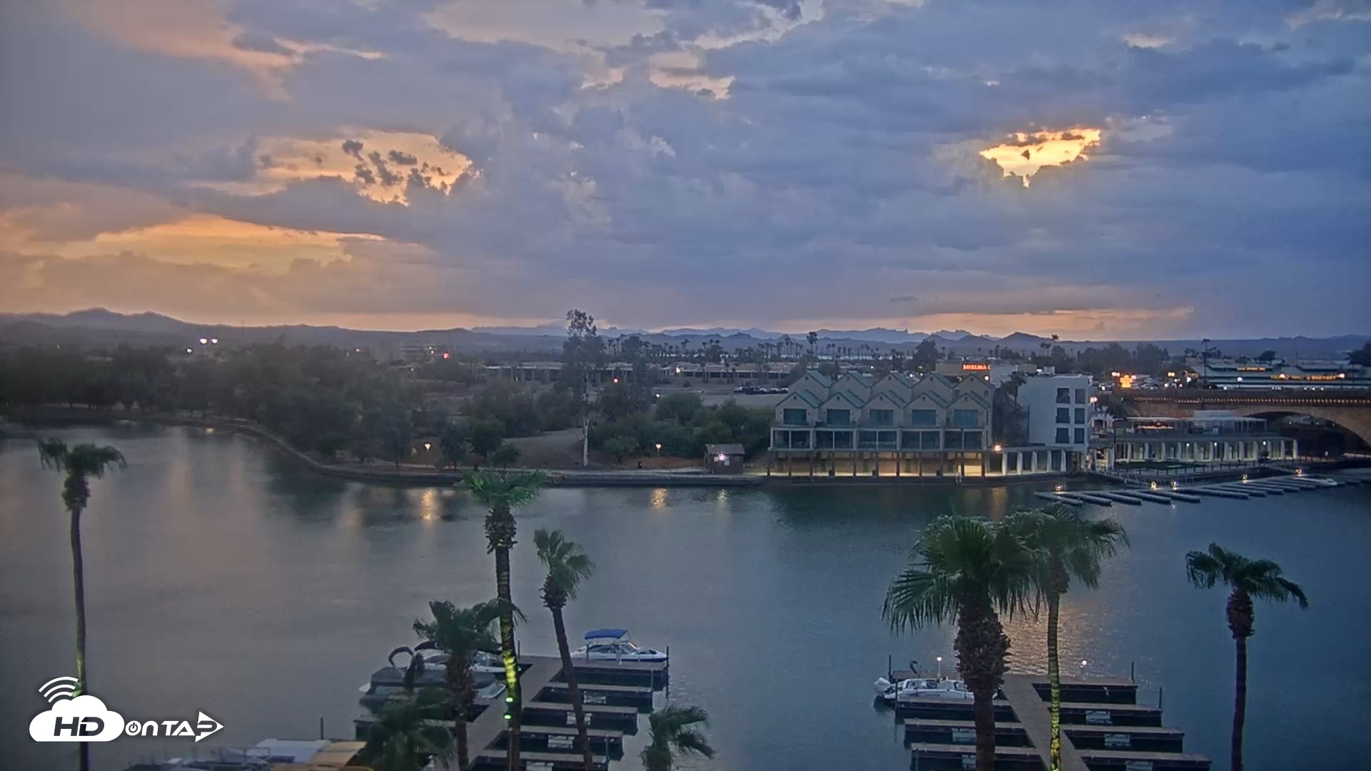 Snapshot of Lake Havasu London Bridge Live Webcam taken Aug 12, 2026, 7:33pm MST