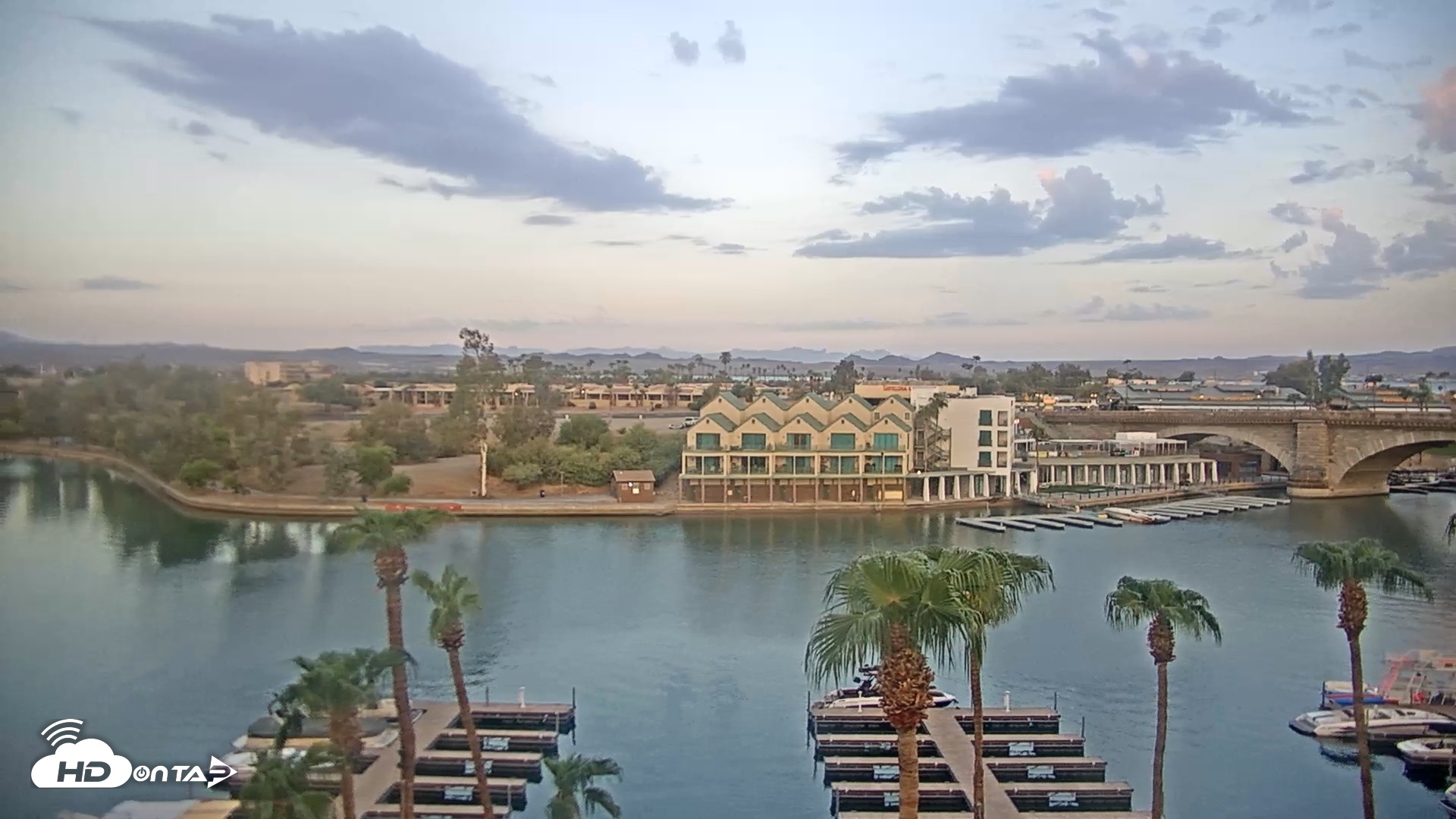 Snapshot of Lake Havasu London Bridge Live Webcam taken Aug 31, 2026, 6:23am MST