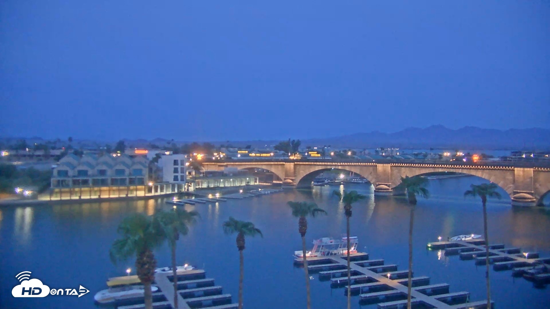 Snapshot of Lake Havasu London Bridge Live Webcam taken Aug 14, 2026, 5:40am MST