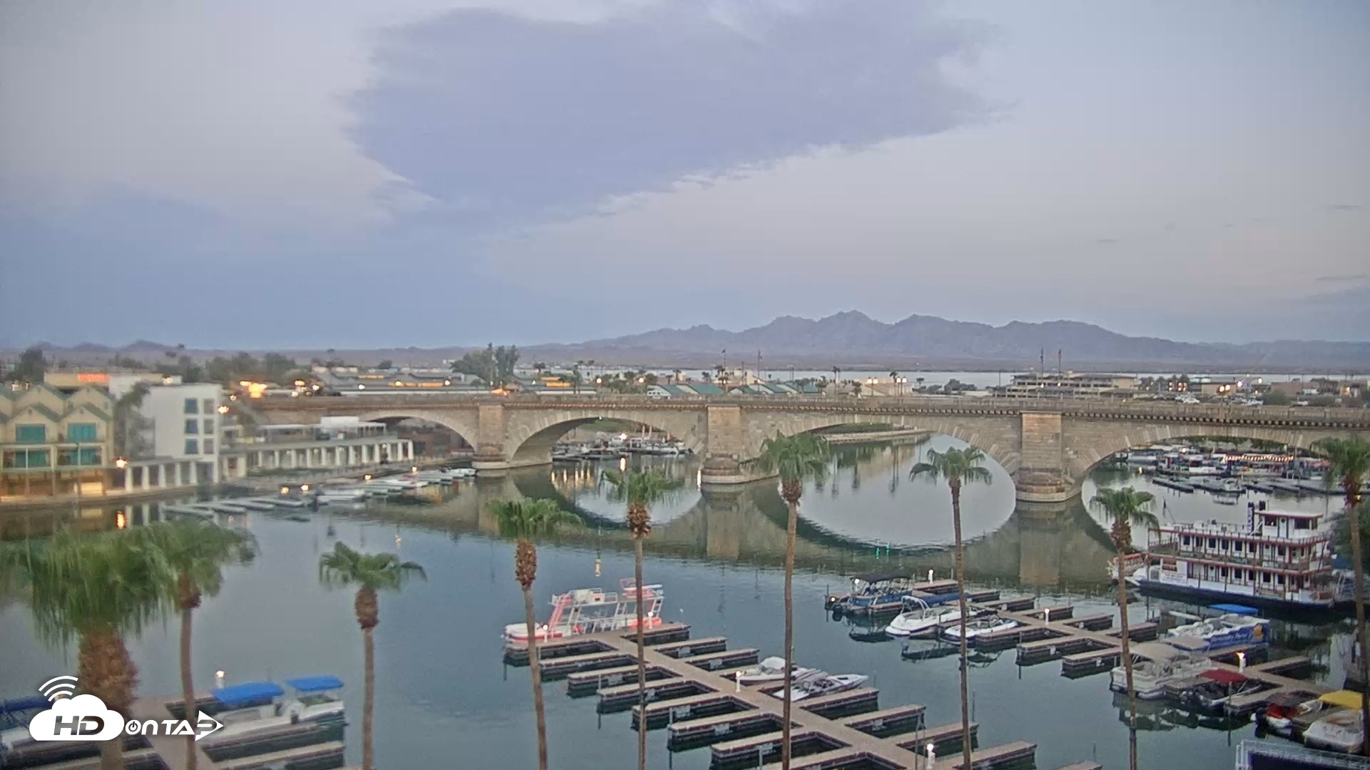 Snapshot of Lake Havasu London Bridge Live Webcam taken Aug 7, 2026, 5:45am MST