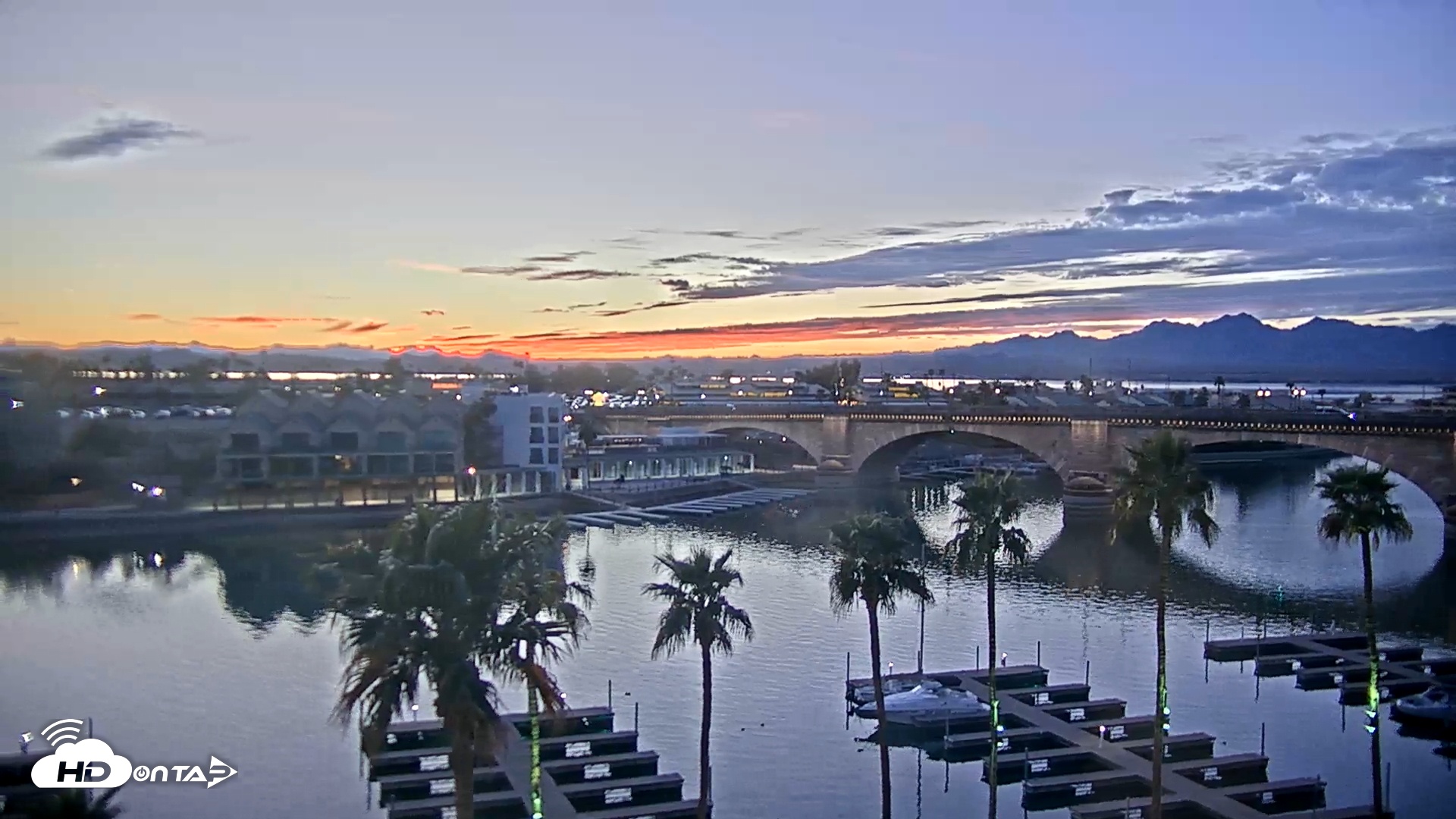 Snapshot of Lake Havasu London Bridge Live Webcam taken Feb 19, 2025, 6:40pm MST