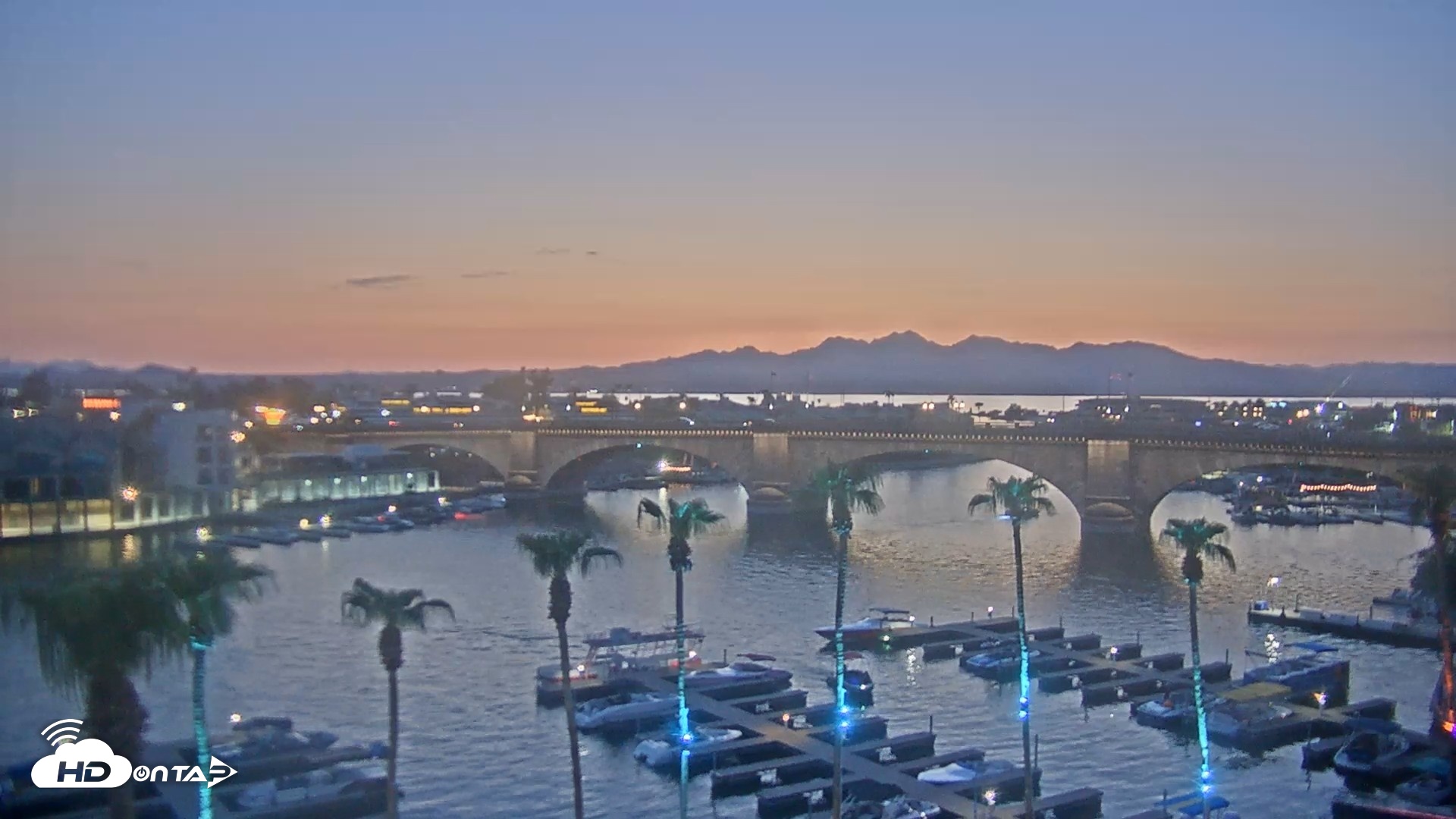 Snapshot of Lake Havasu London Bridge Live Webcam taken Aug 8, 2026, 7:55pm MST