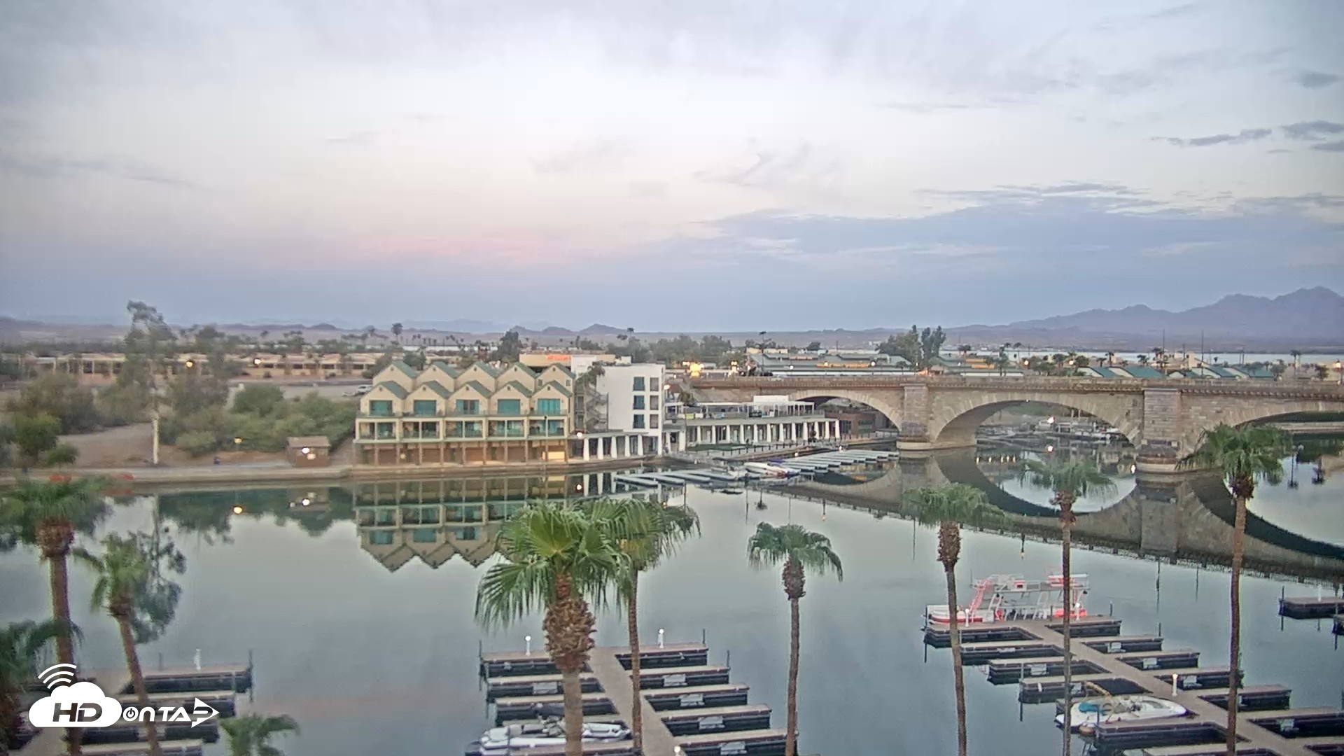 Snapshot of Lake Havasu London Bridge Live Webcam taken Aug 27, 2026, 6:06am MST