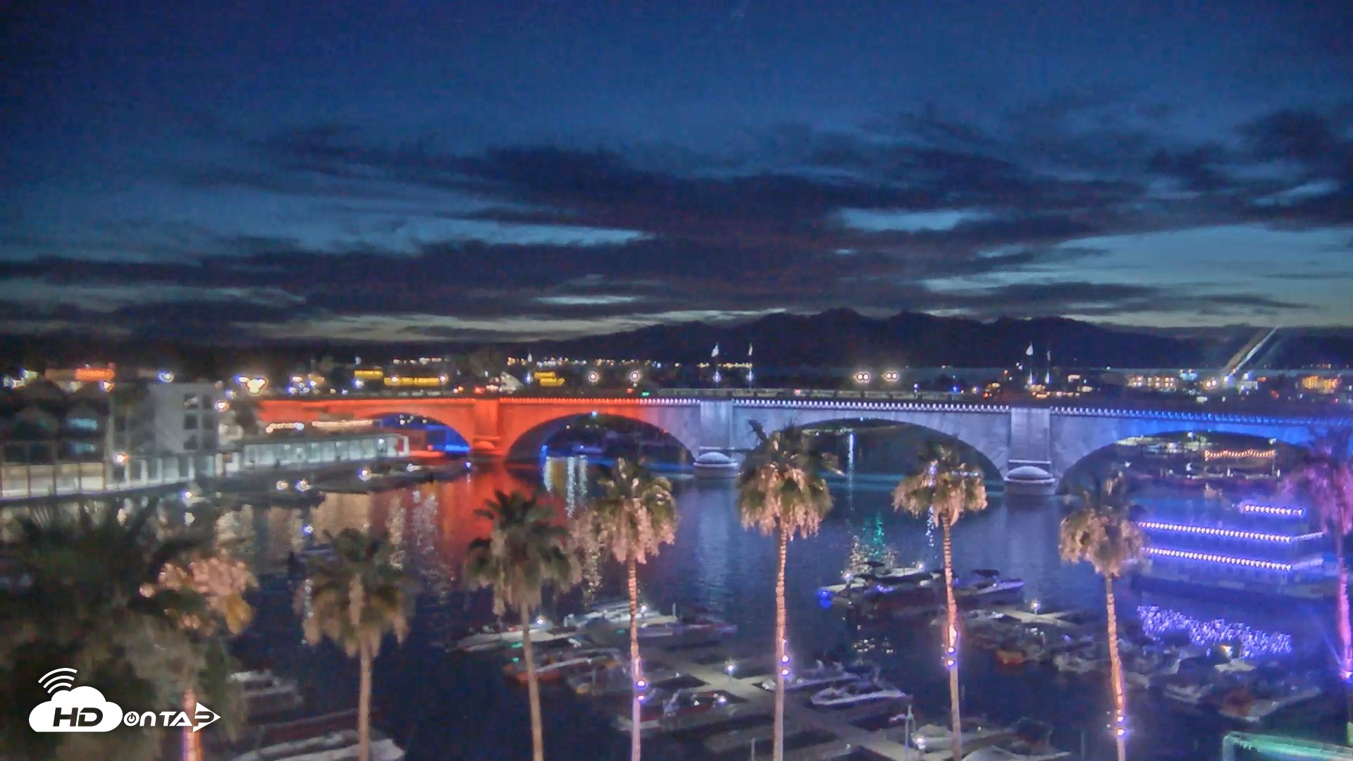 Snapshot of Lake Havasu London Bridge Live Webcam taken Jun 14, 2025, 8:43pm MST