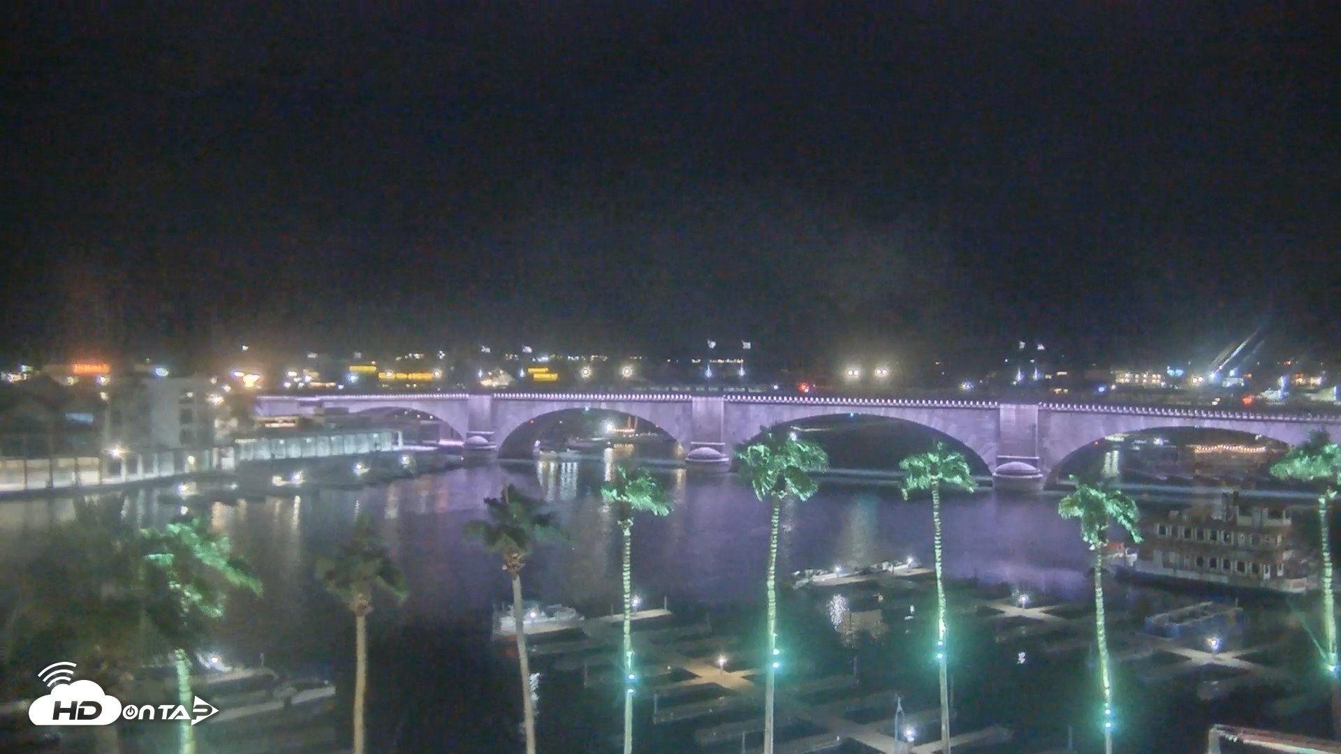 Snapshot of Lake Havasu London Bridge Live Webcam taken Oct 21, 2026, 7:35pm MST