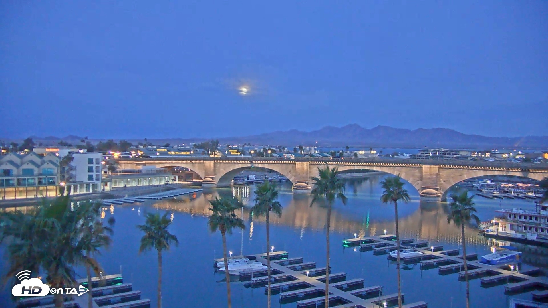 Snapshot of Lake Havasu London Bridge Live Webcam taken Feb 12, 2025, 7:05am MST