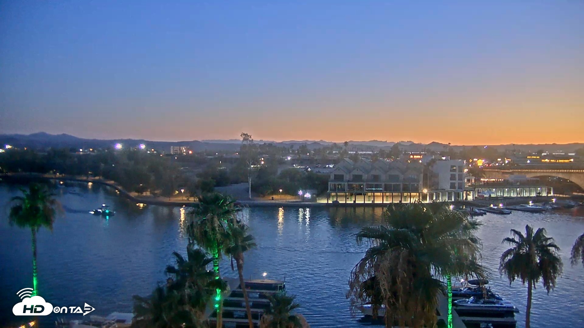 Snapshot of Lake Havasu London Bridge Live Webcam taken Jun 18, 2026, 8:18pm MST