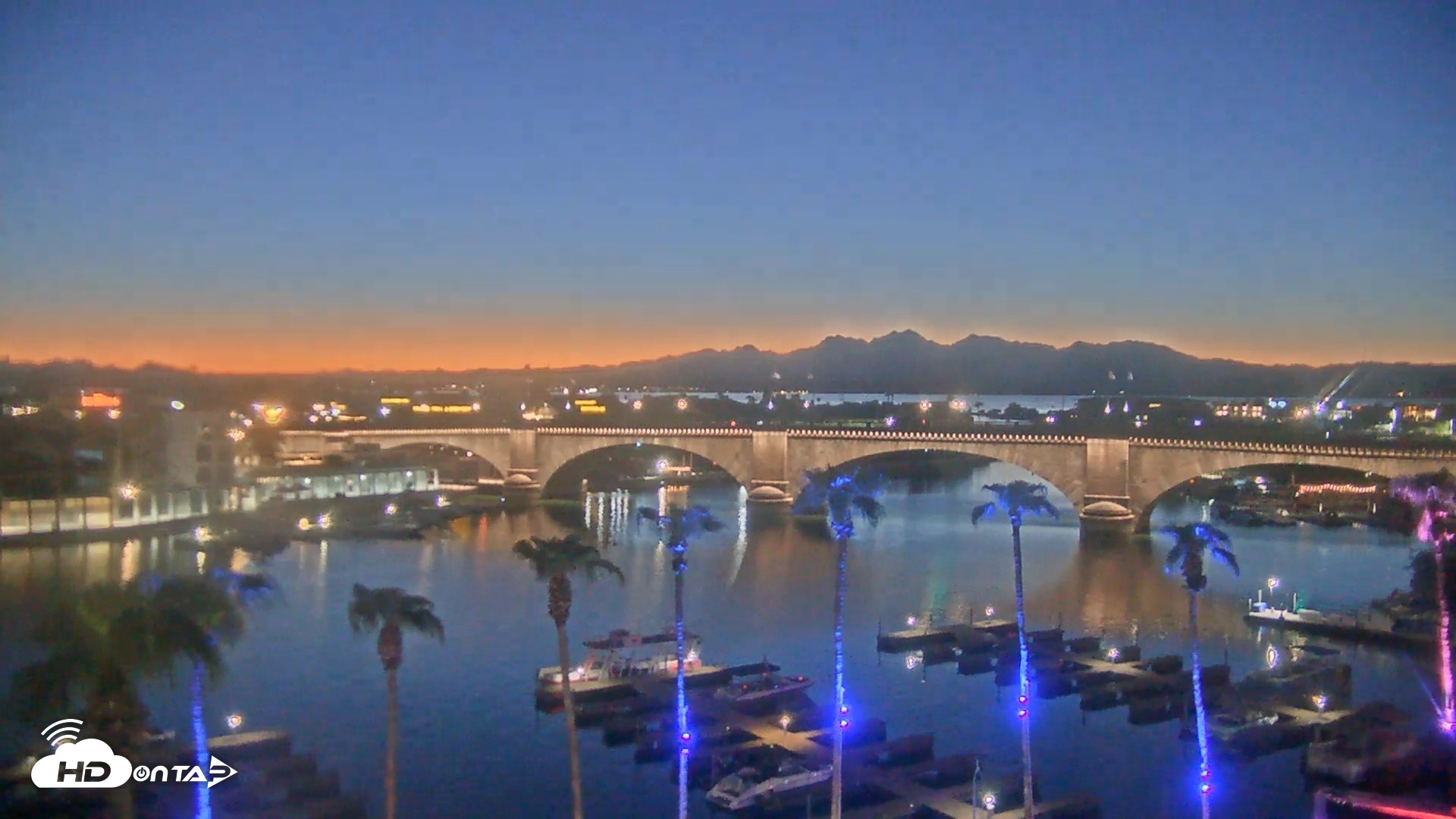 Snapshot of Lake Havasu London Bridge Live Webcam taken Sep 3, 2026, 7:37pm MST