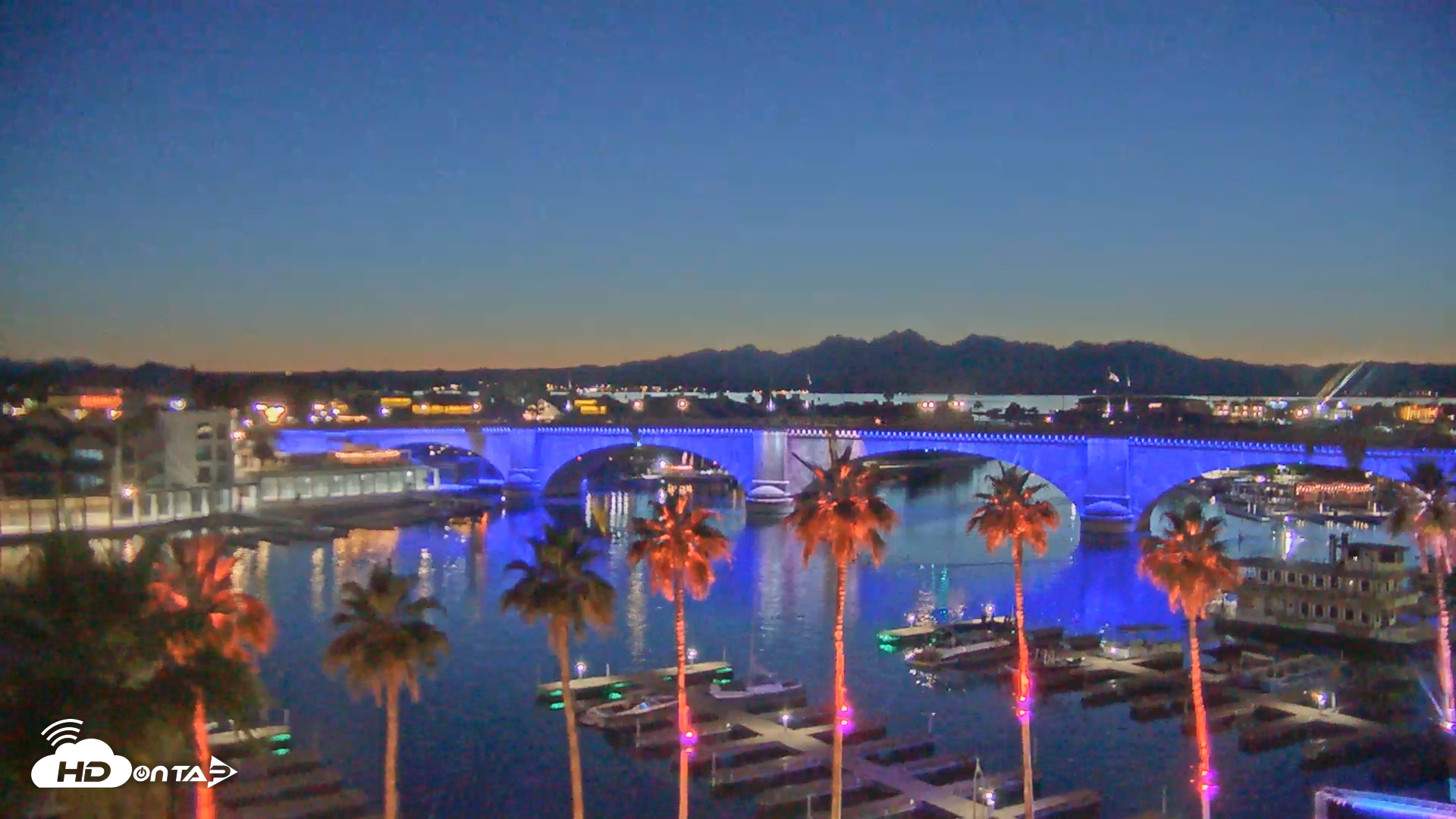 Snapshot of Lake Havasu London Bridge Live Webcam taken May 14, 2025, 8:16pm MST