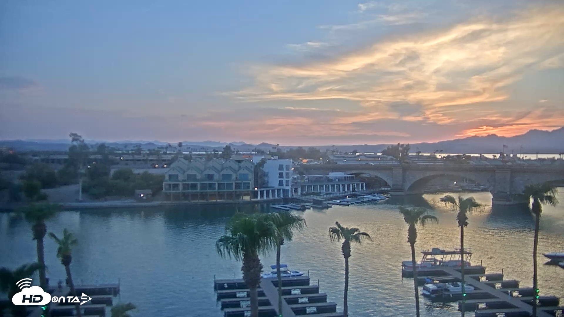 Snapshot of Lake Havasu London Bridge Live Webcam taken Aug 9, 2026, 7:30pm MST