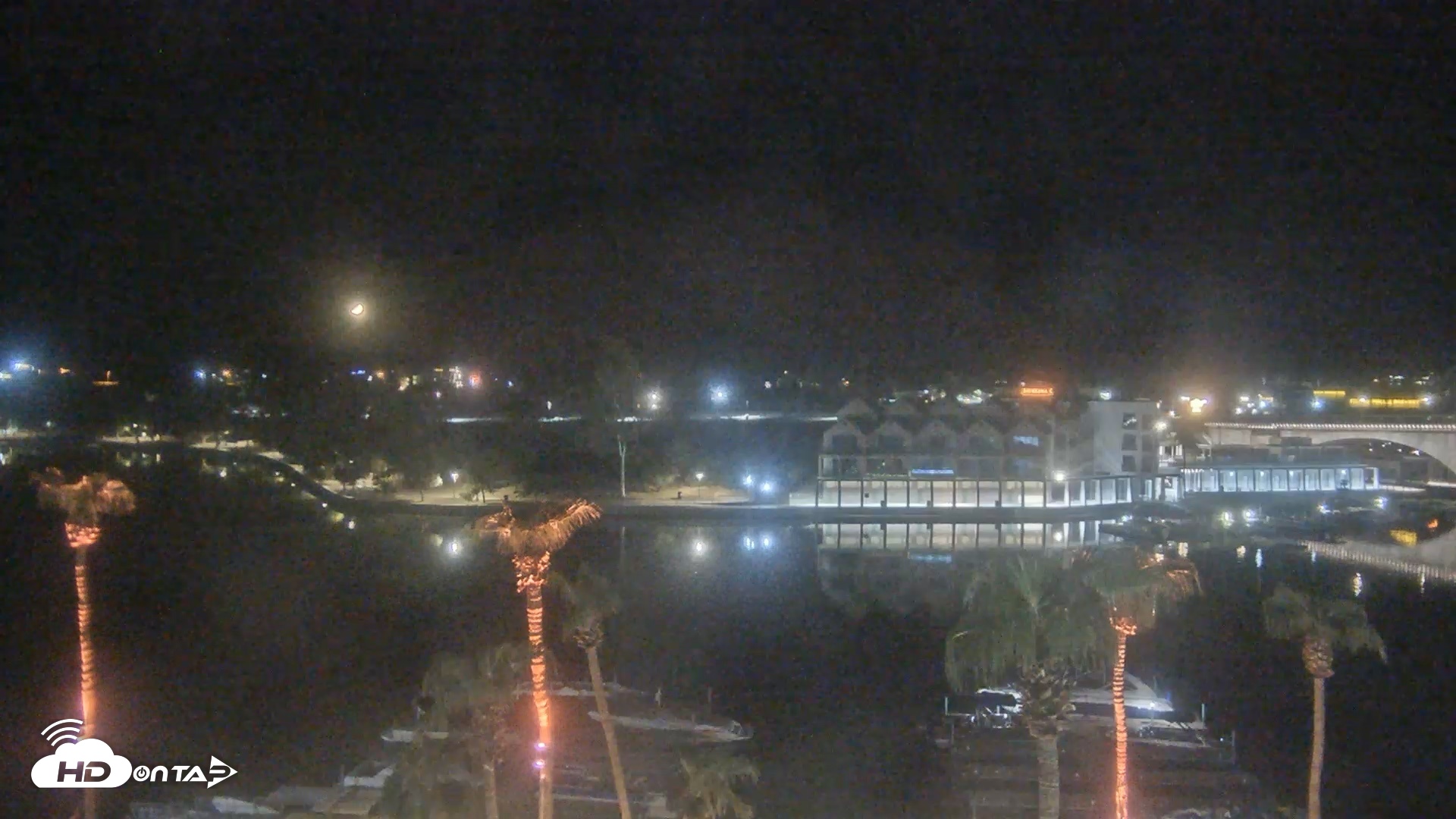 Snapshot of Lake Havasu London Bridge Live Webcam taken Aug 22, 2026, 12:18am MST