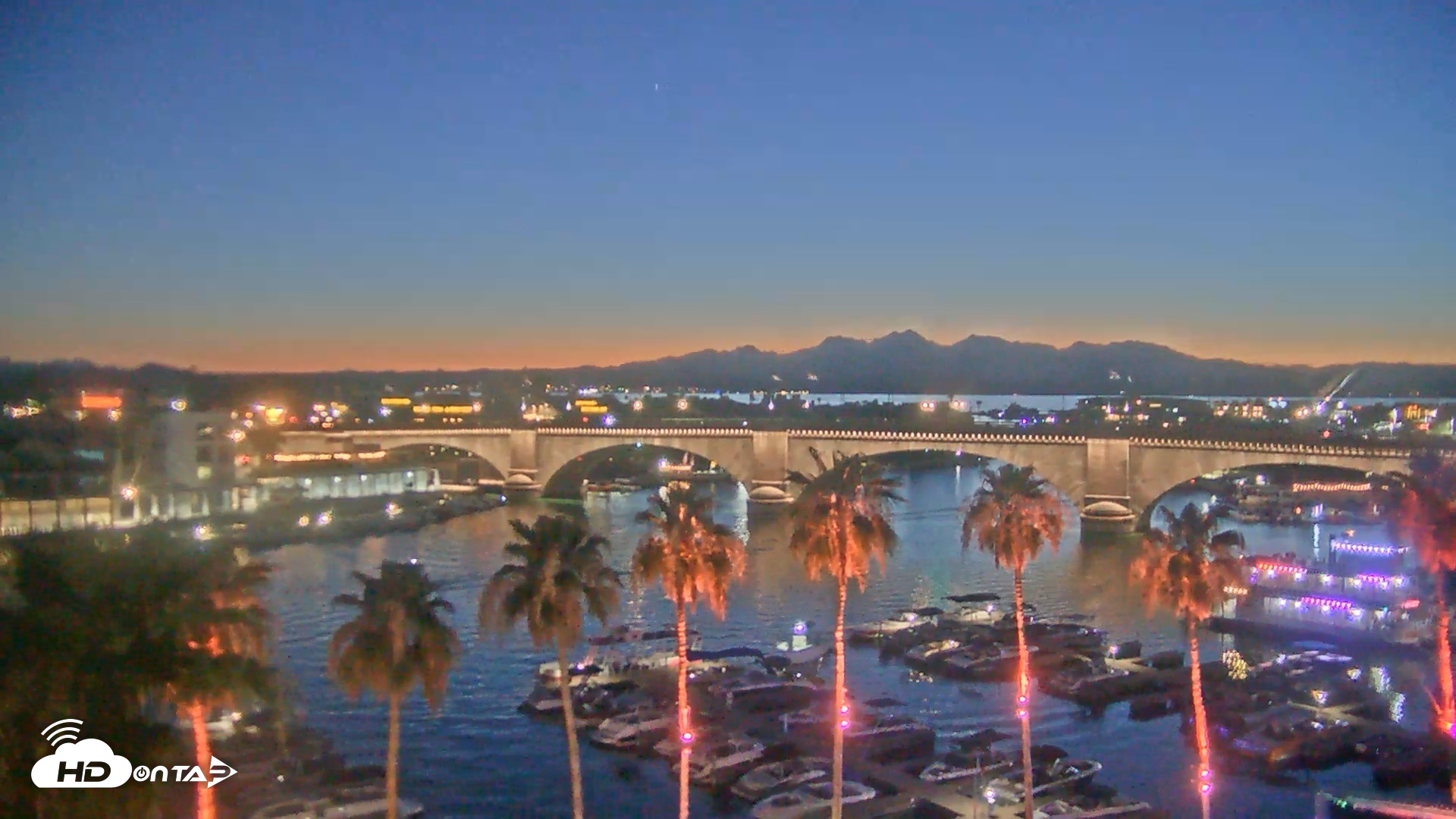 Snapshot of Lake Havasu London Bridge Live Webcam taken Jun 19, 2026, 8:35pm MST