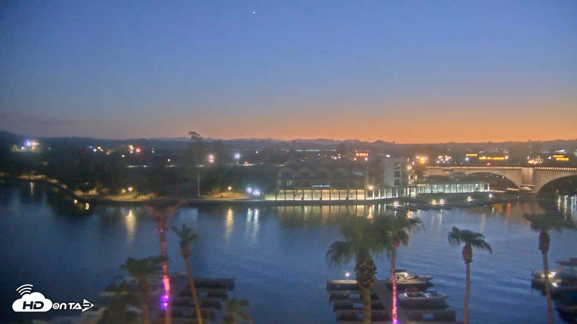Snapshot of Lake Havasu London Bridge Live Webcam taken Aug 19, 2026, 7:53pm MST