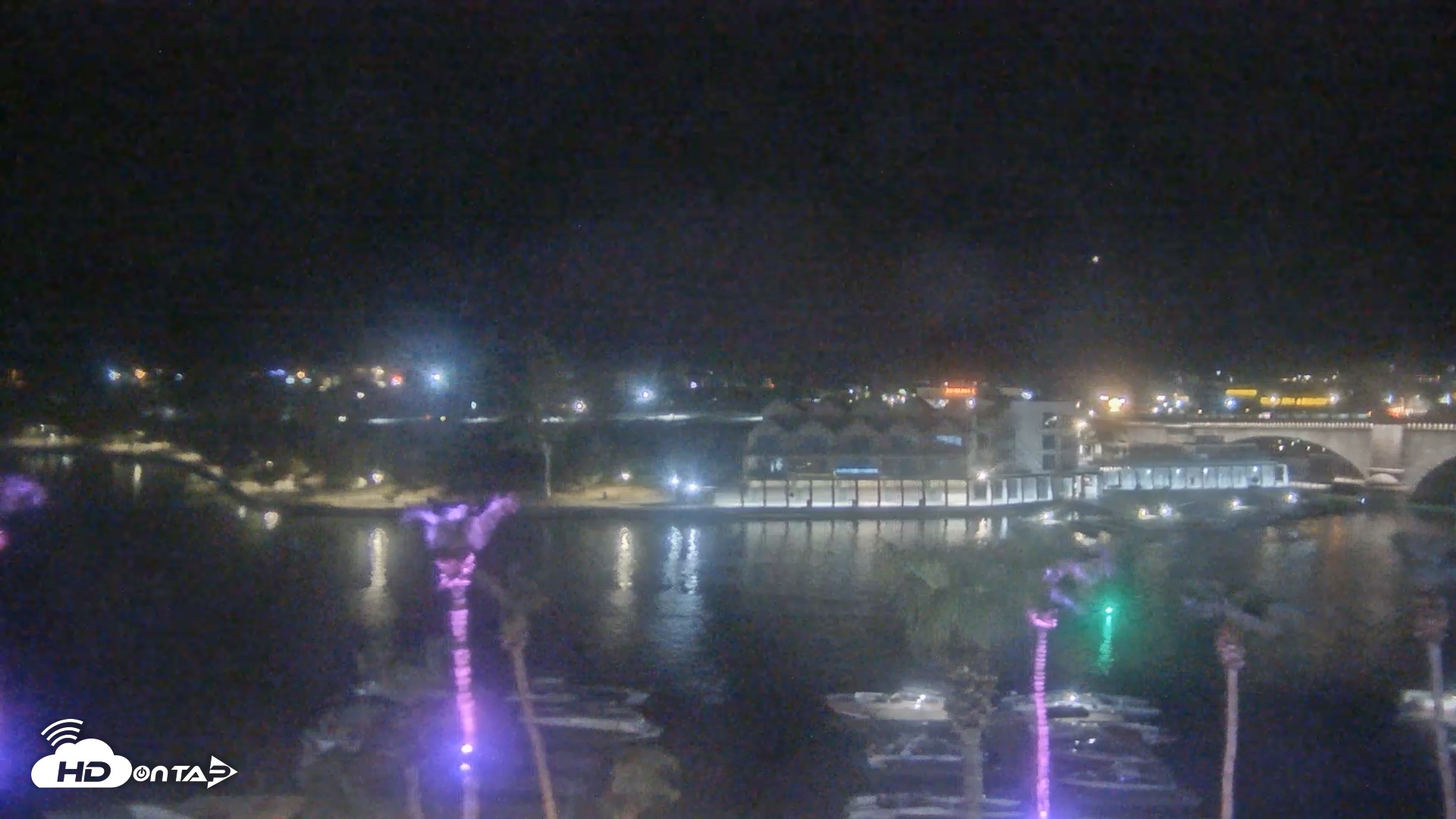 Snapshot of Lake Havasu London Bridge Live Webcam taken Aug 1, 2026, 9:17pm MST